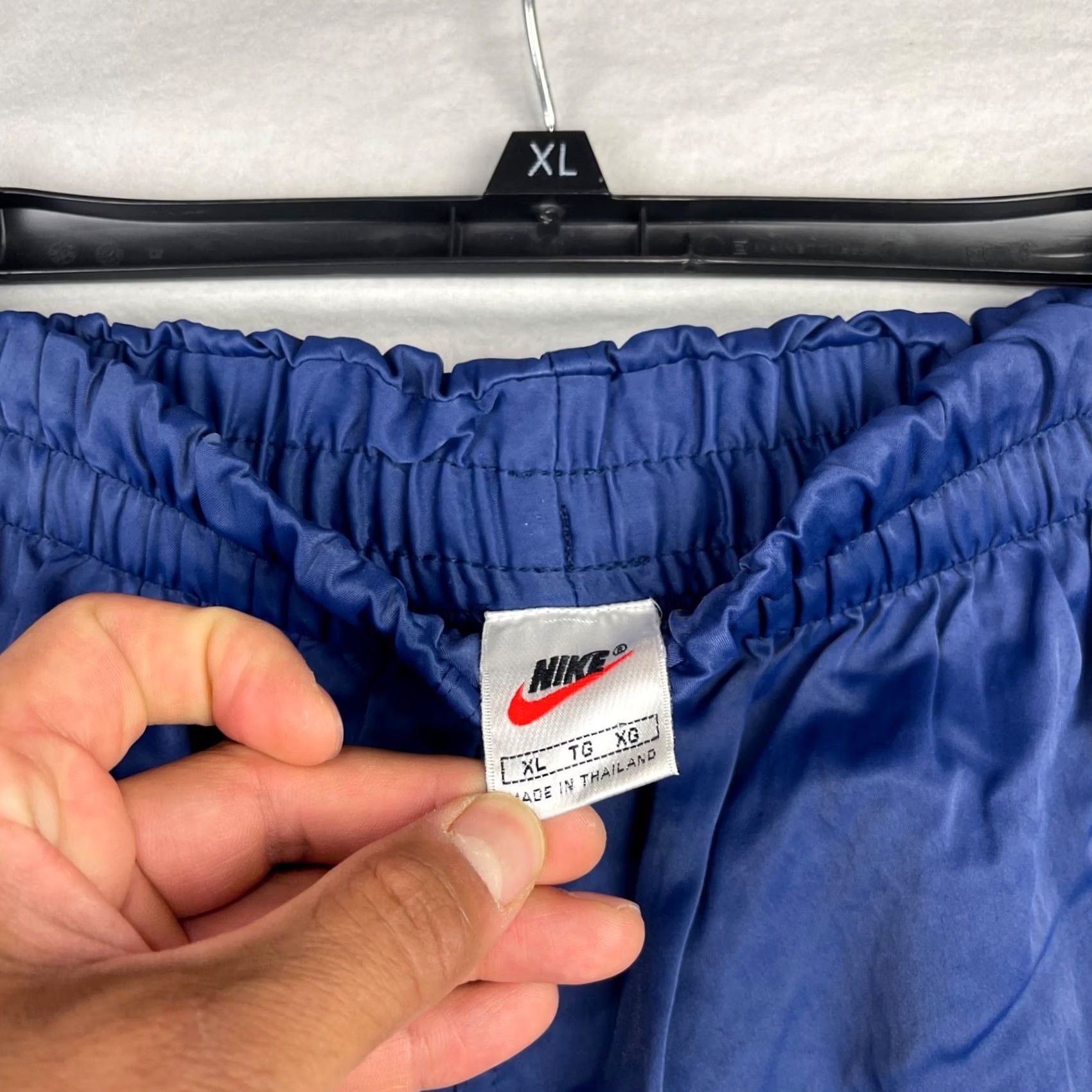 Nike Nike Shorts Men XL Navy 90s Vintage Athletic Drawstring Quick Dry Outdoor Sports Size US 36 / EU 52 - 5 Thumbnail