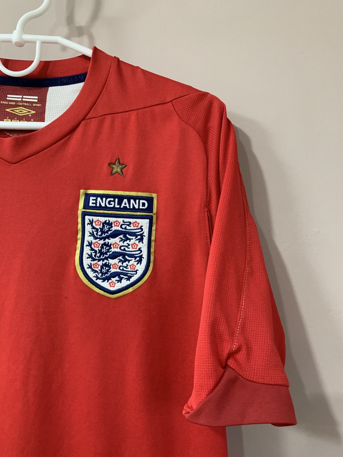 Umbro × Vintage England 2006 Away Football Shirt Umbro Vintage GERRARD #4 Size US S / EU 44-46 / 1 - 4 Thumbnail
