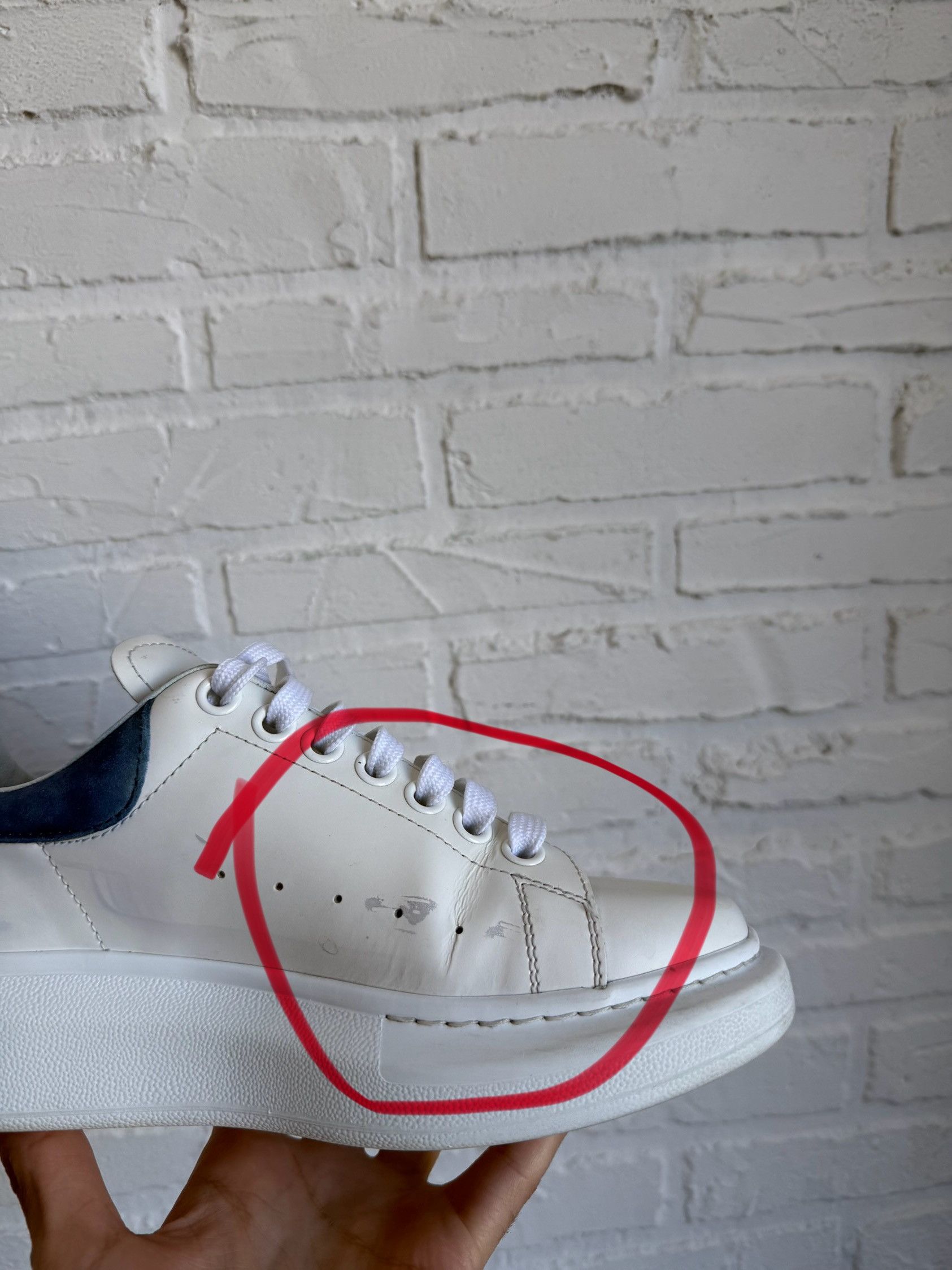 Alexander McQueen Alexander McQueen oversized sneakers white navy Size US 7 / IT 37 - 14 Thumbnail
