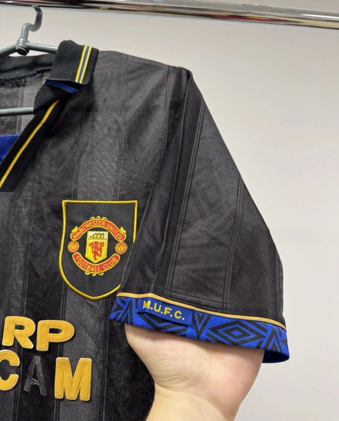Umbro UMBRO MANCHESTER UNITED 1993/94 AWAY FOOTBALL SHIRT SOCCER Size US L / EU 52-54 / 3 - 6 Thumbnail