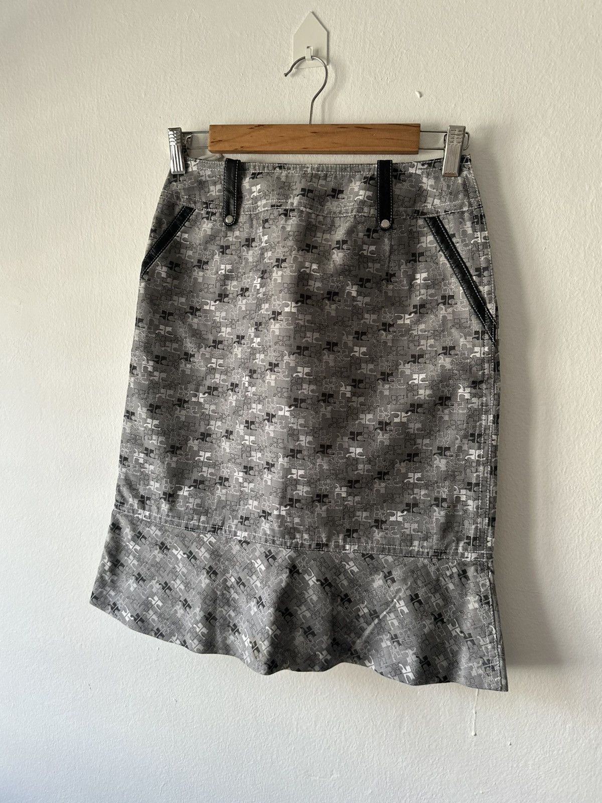 Courreges Courreges Monogram Skirt Size 28" / US 6 / IT 42 - 4 Thumbnail