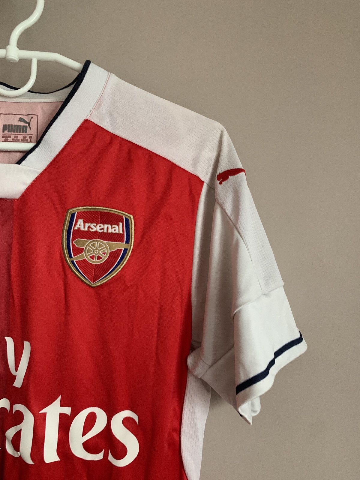 Puma Arsenal London 2016 2017 home puma soccer jersey Size US S / EU 44-46 / 1 - 3 Thumbnail