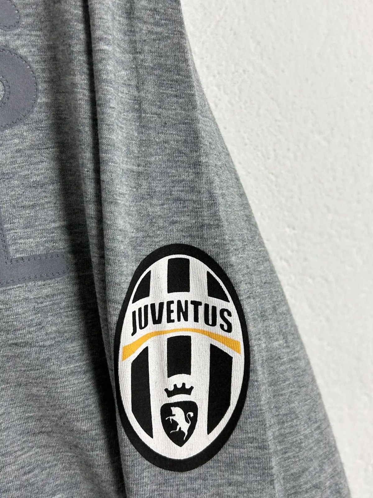 Nike 00s Vintage Nike x Juventus F.C. Long Sleeve T-Shirt In Grey Size US L / EU 52-54 / 3 - 5 Thumbnail