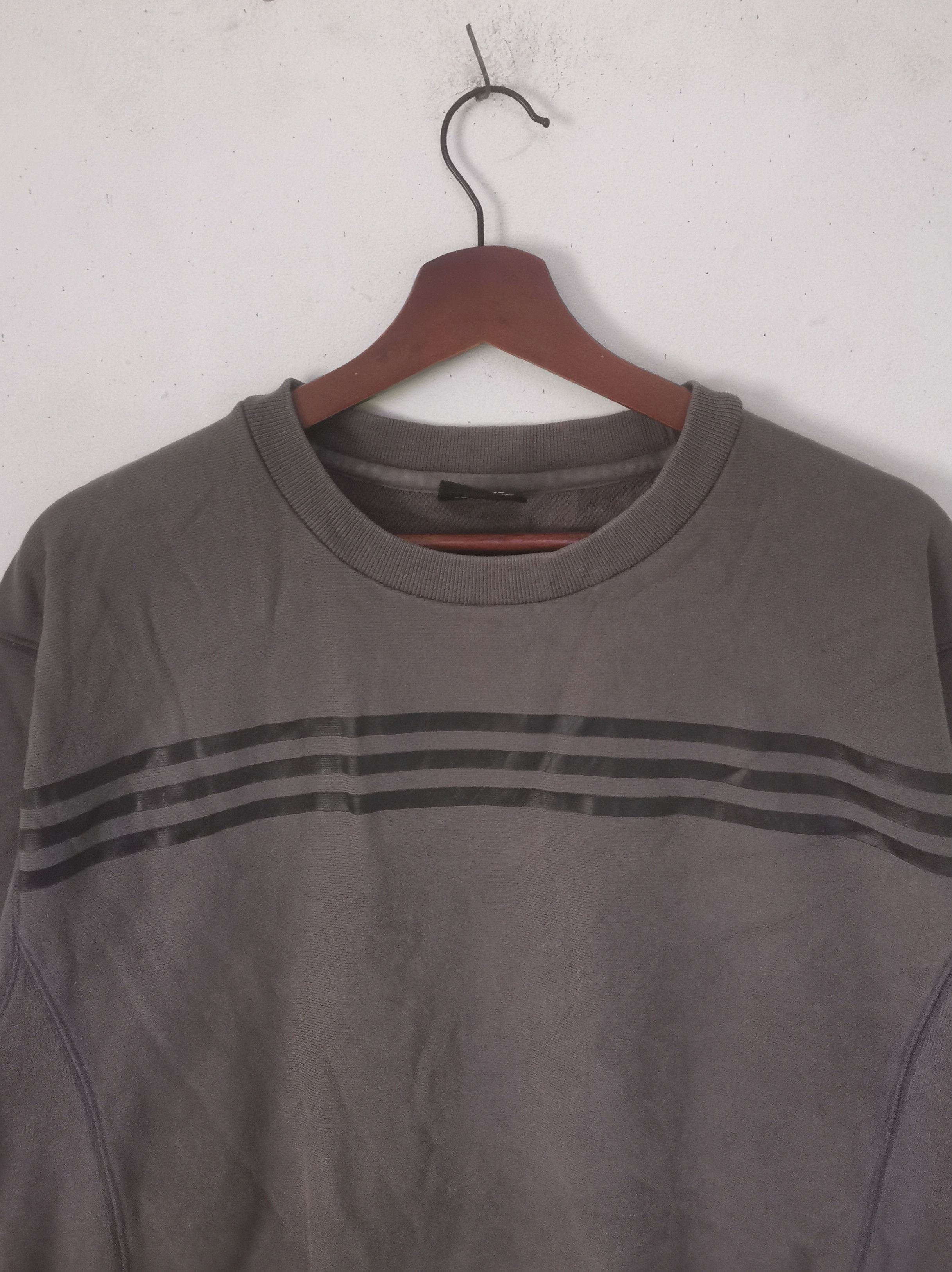 Adidas Rare Adidas sweatshirt pullover jumper crew neck Size US S / EU 44-46 / 1 - 2 Thumbnail