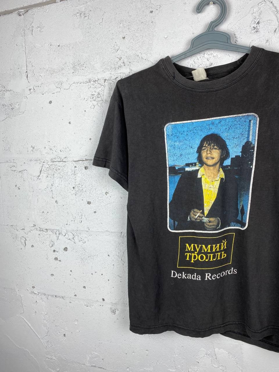 Band Tees Avant Garde Rock Mummy Troll Smoke Sigaret T Shirt Size US L / EU 52-54 / 3 - 2 Thumbnail