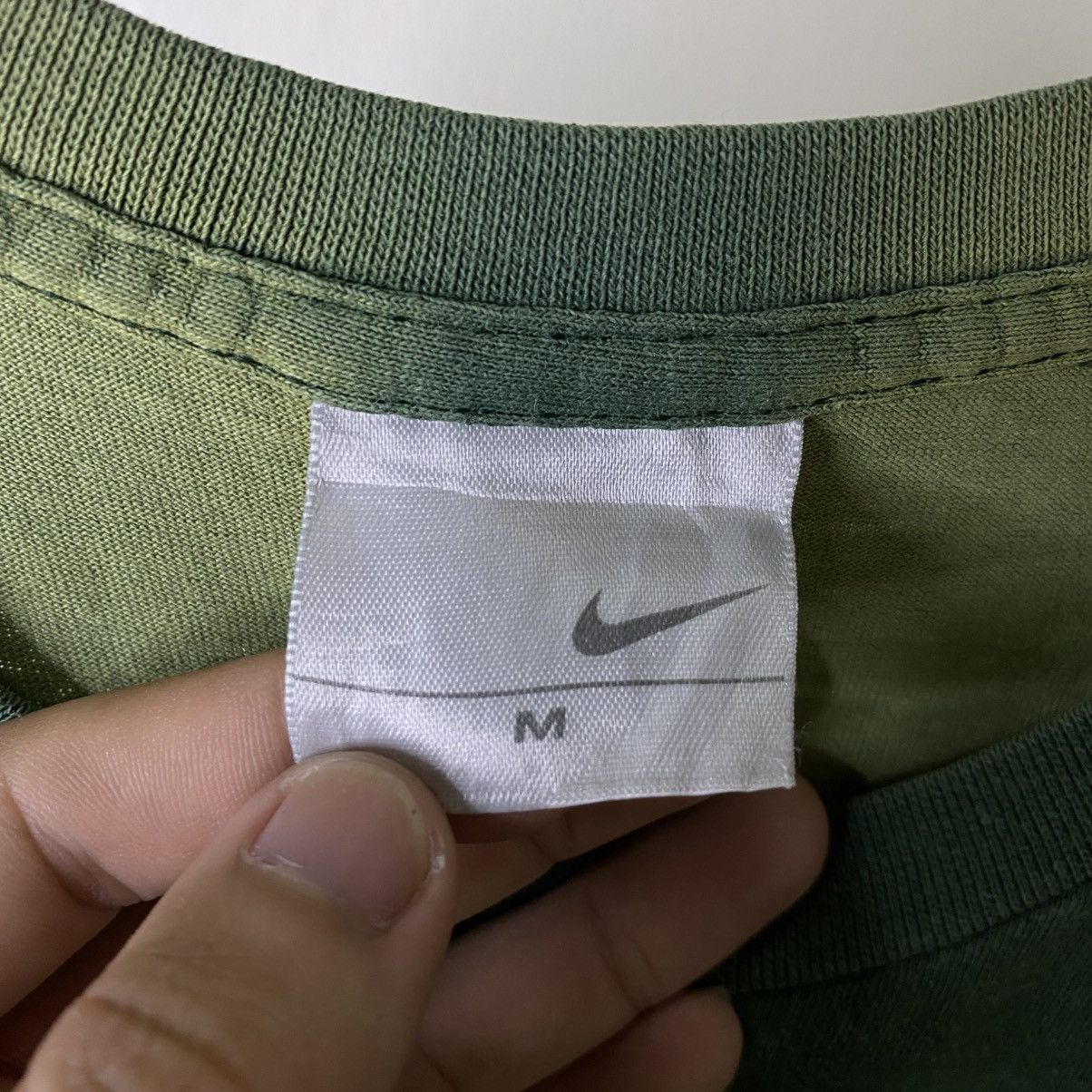 Nike Vintage 2003 Nike Honolulu Marathon Finisher Faded Green Tee Size US L / EU 52-54 / 3 - 7 Thumbnail