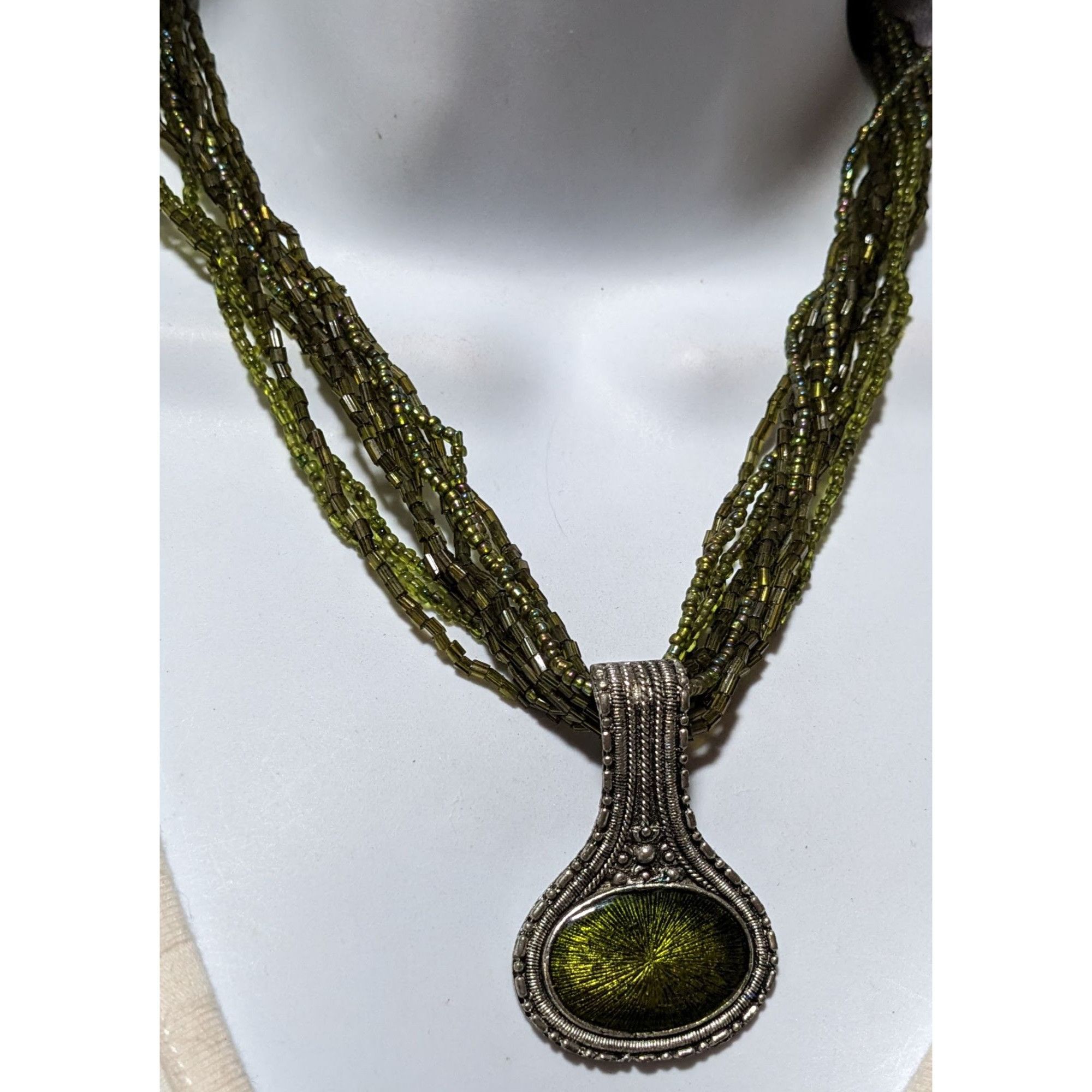 Other Green Glass Beaded Mermaid Pendant Necklace Size ONE SIZE - 7 Thumbnail