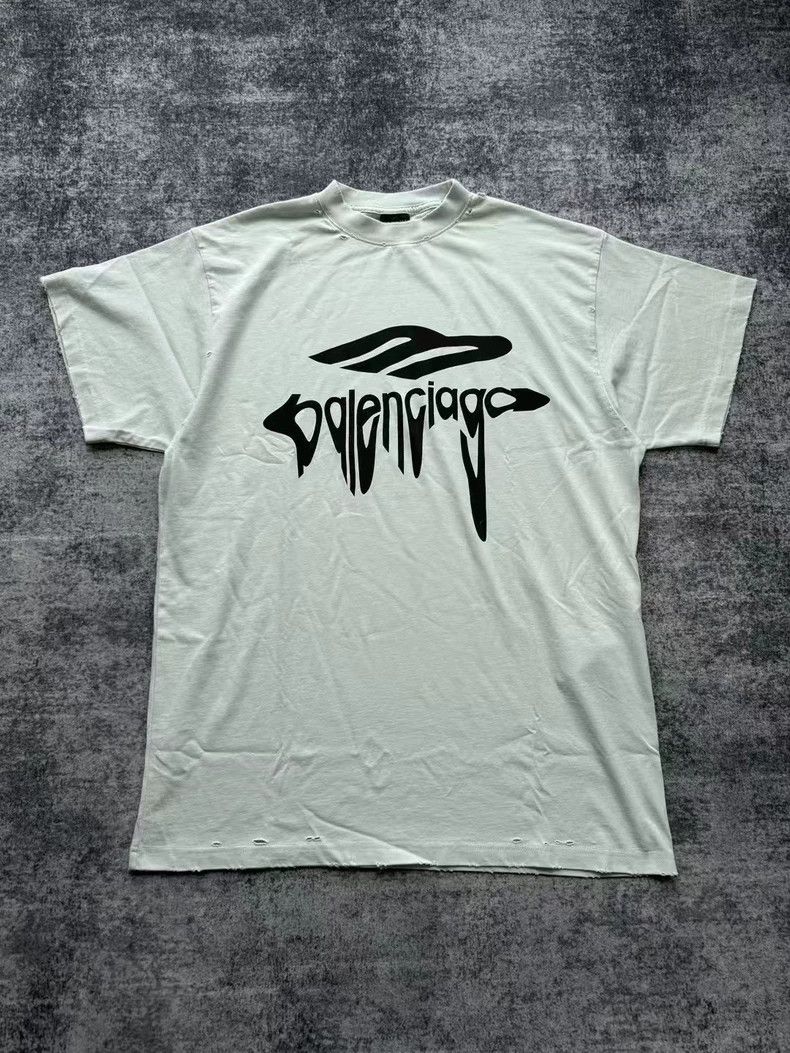 Balenciaga Balenciaga Off-white melted logo destroyed short sleeve Size US S / EU 44-46 / 1 - 1 Thumbnail