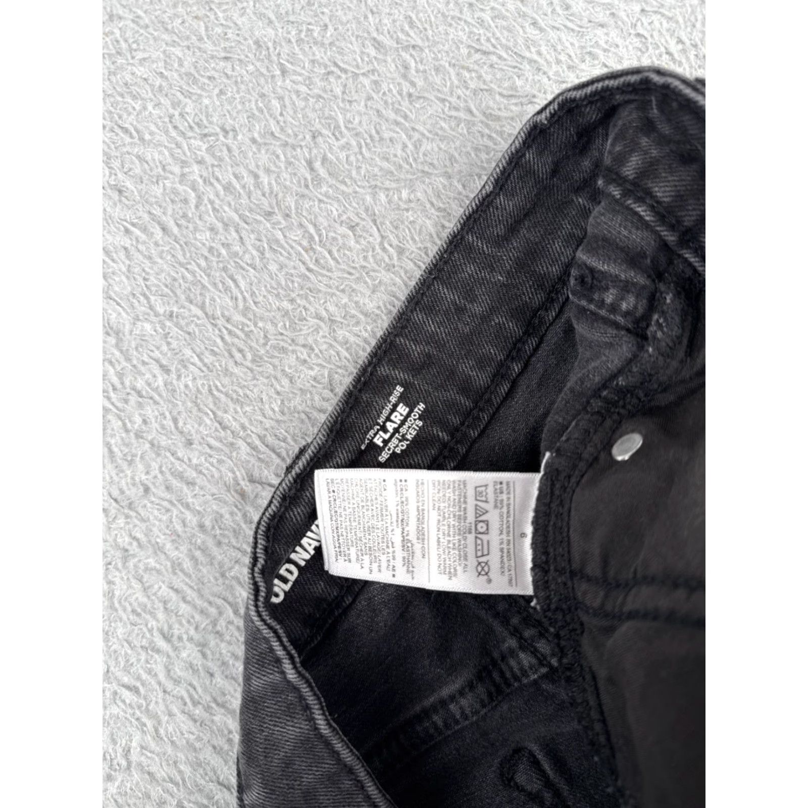 Old Navy Old Navy Jeans Womens 6 Black Denim Flare Extra High Rise Cotton Blend Zip 28x29 Size 28" / US 6 / IT 42 - 7 Thumbnail