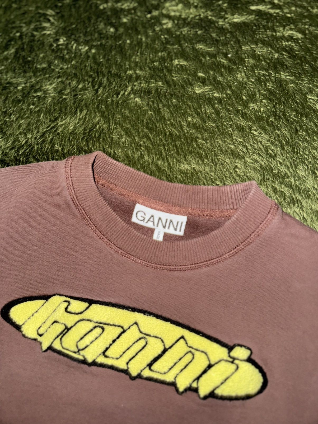 Ganni [XS] GANNI Artwork Logo Cropped Sweatshirt Brown Size XS / US 0-2 / IT 36-38 - 3 Thumbnail