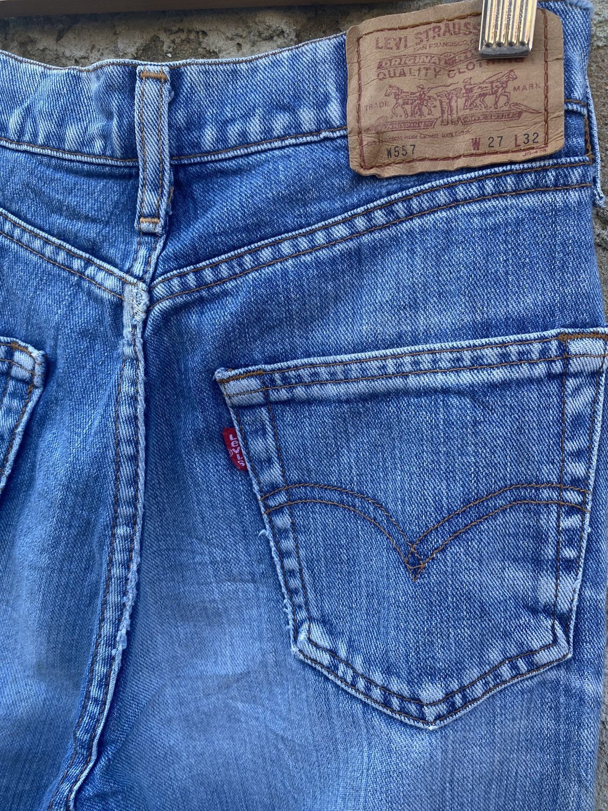 Levi's Levi's W557 Flare Distressed Vintage Jeans Size 26" / US 2 / IT 38 - 7 Thumbnail