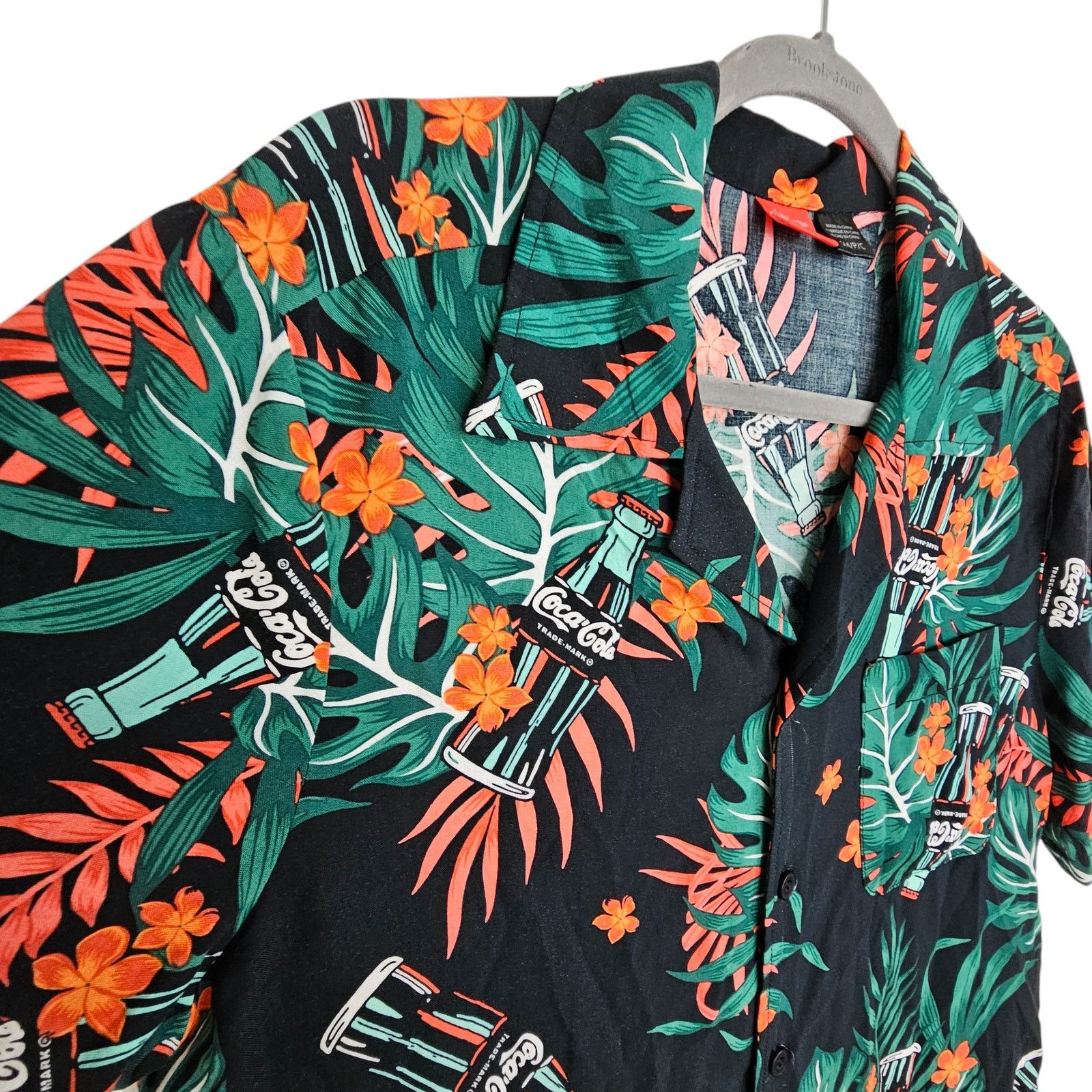 Coca Cola Coca Cola Mens Floral Shirt Hawaiian Sz S All Over Print Size S / US 4 / IT 40 - 5 Thumbnail