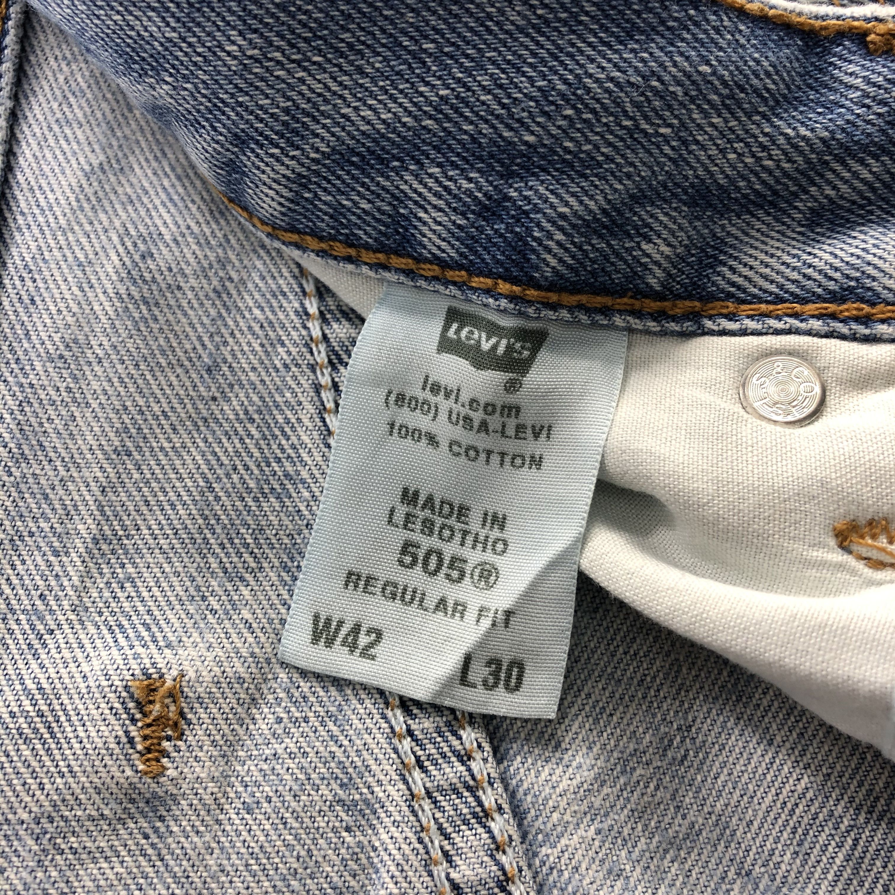 Levi's Vintage 90s Light Wash Levis 505 Jeans-J1231 Size US 43 - 10 Thumbnail