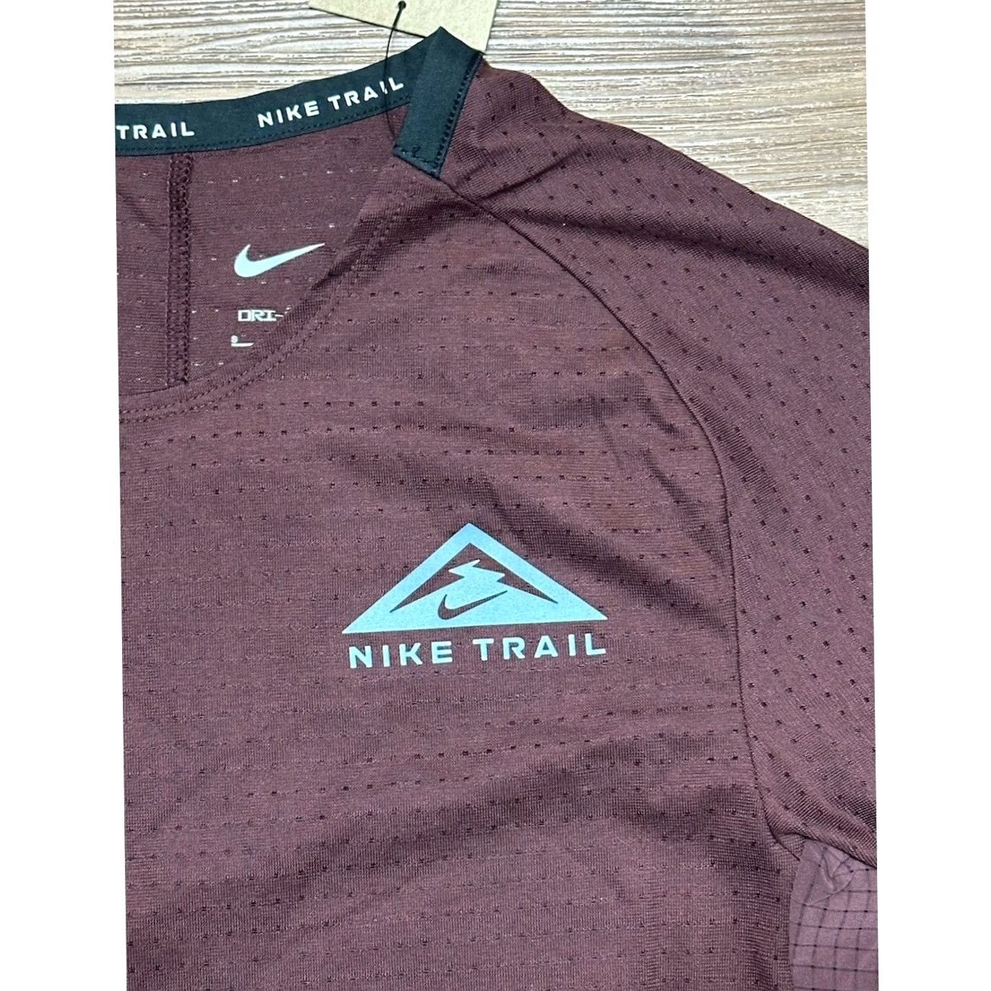 Nike Nike Nike Trail Dri Fit Solar Chase Shirt Red Burgundy Athletic DV9305 652 S Sz Men Size US S / EU 44-46 / 1 - 2 Thumbnail