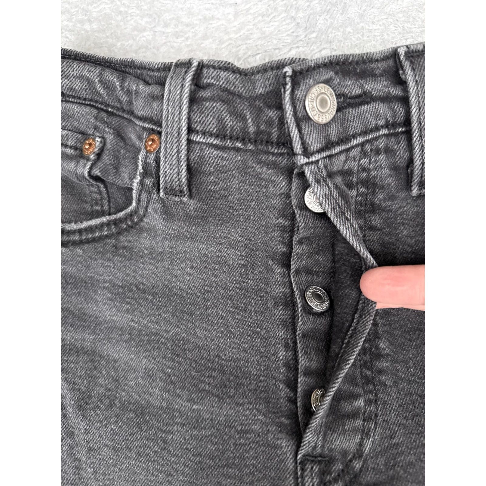 Levi's Levi's Wedgie Straight Jeans Womens 30x28 Gray High Rise Distressed Stretch Denim Size 30" / US 8 / IT 44 - 5 Thumbnail
