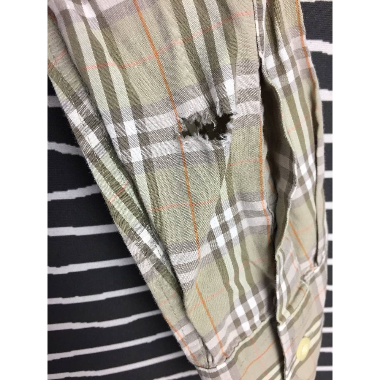 Burberry Burberry London Plaid Button Down Long Sleeve Shirt Size US S / EU 44-46 / 1 - 8 Thumbnail