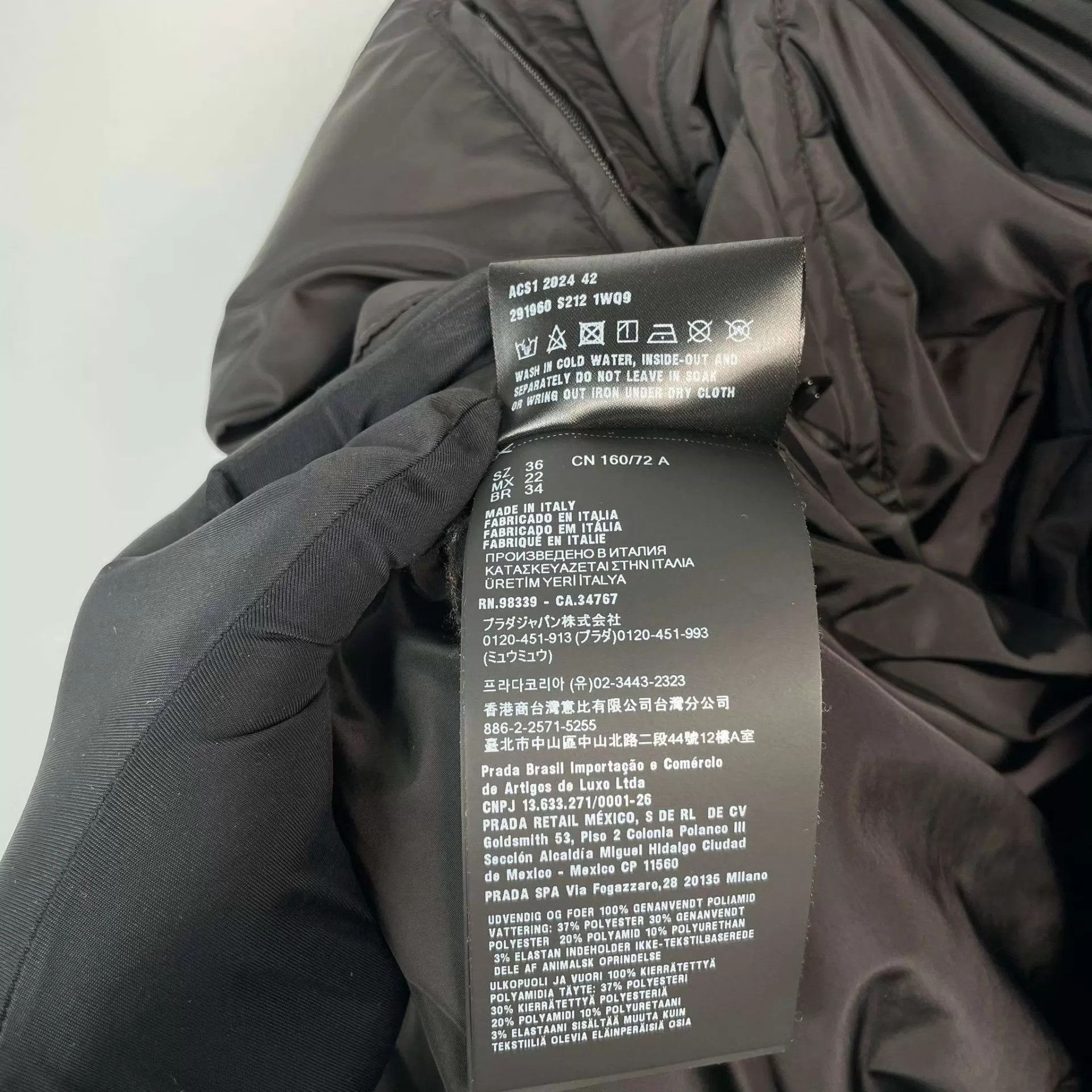 Prada Prada Triangle Logo Black Puffer Jacket 36 Size XS / US 0-2 / IT 36-38 - 5 Thumbnail