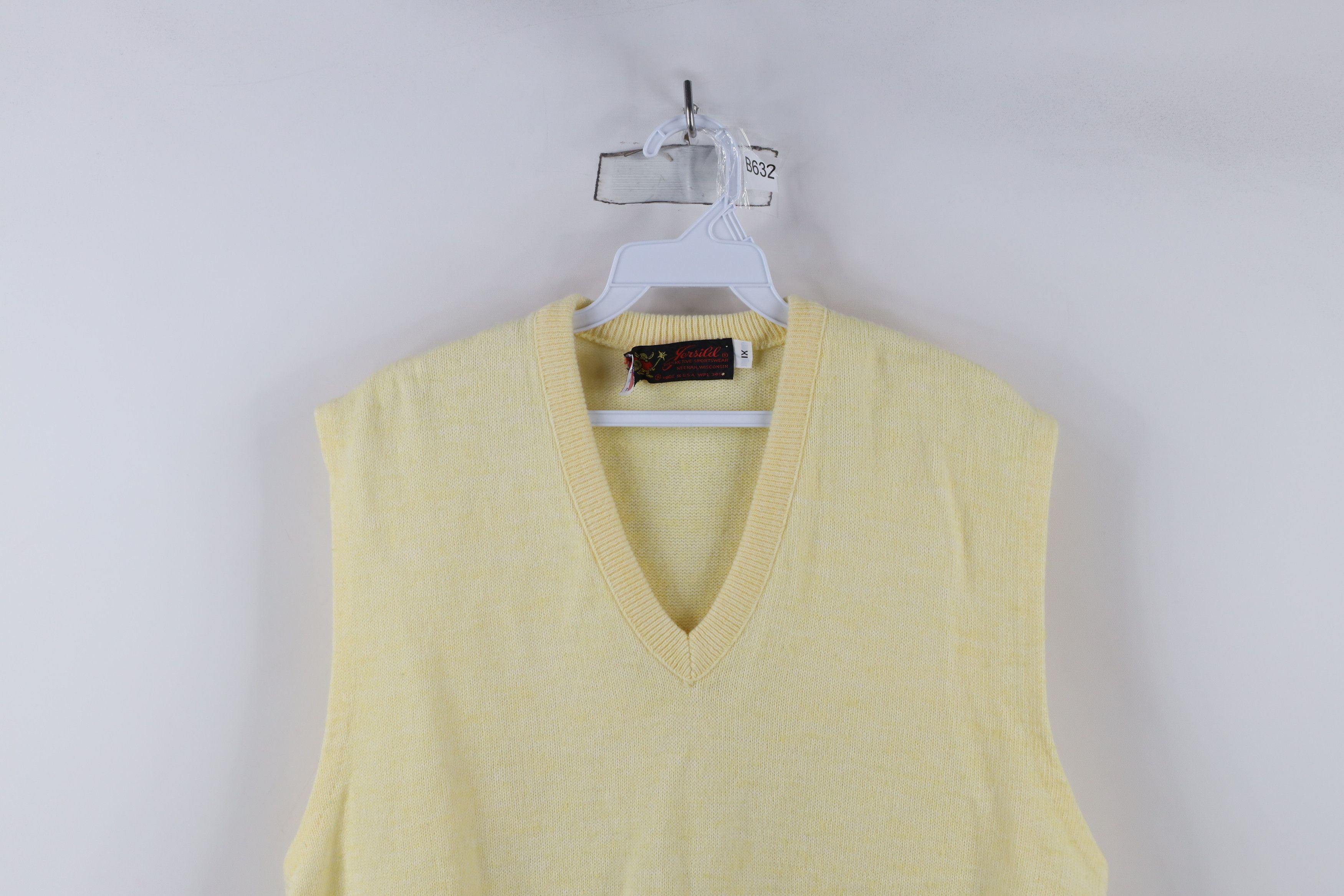 Vintage Vintage 70s Streetwear Soft Knit Sleeveless Sweater Vest USA Size XL / US 12-14 / IT 48-50 - 2 Thumbnail