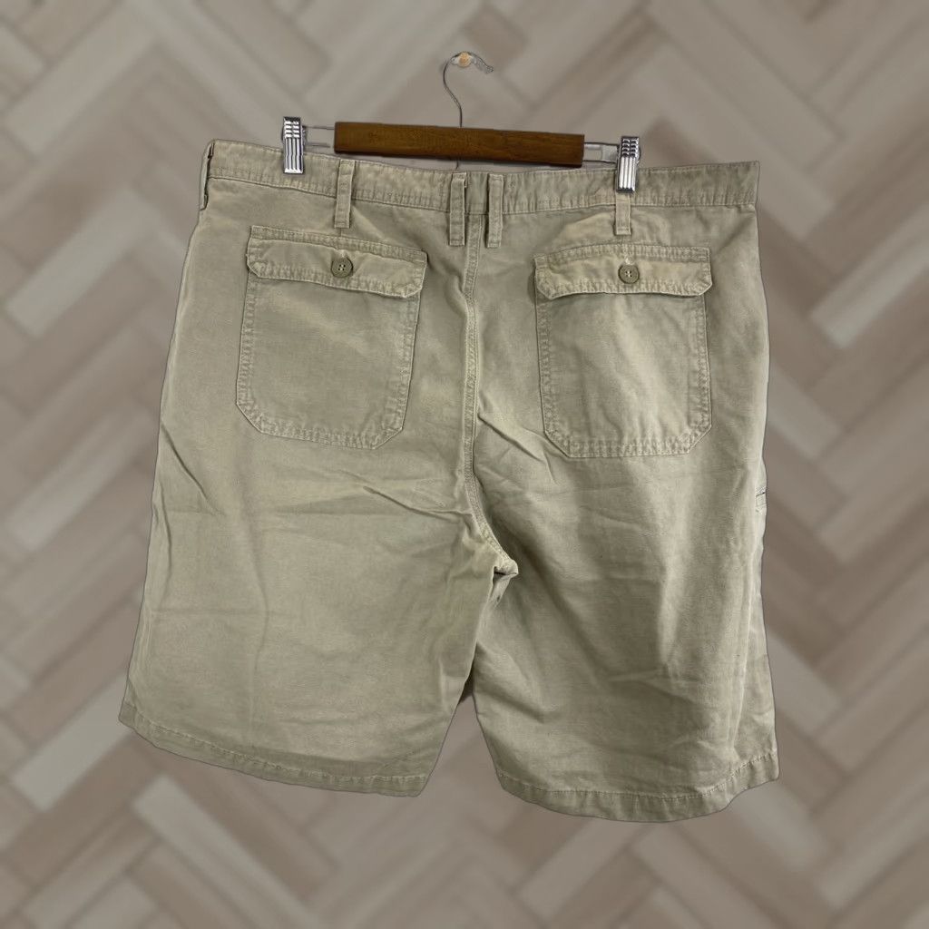 Lee Lee Shorts Chino Straight Fit Mens Beige 40 Regular Flat Front Button Cotton 40 in Waist Size US 40 / EU 56 - 1 Thumbnail