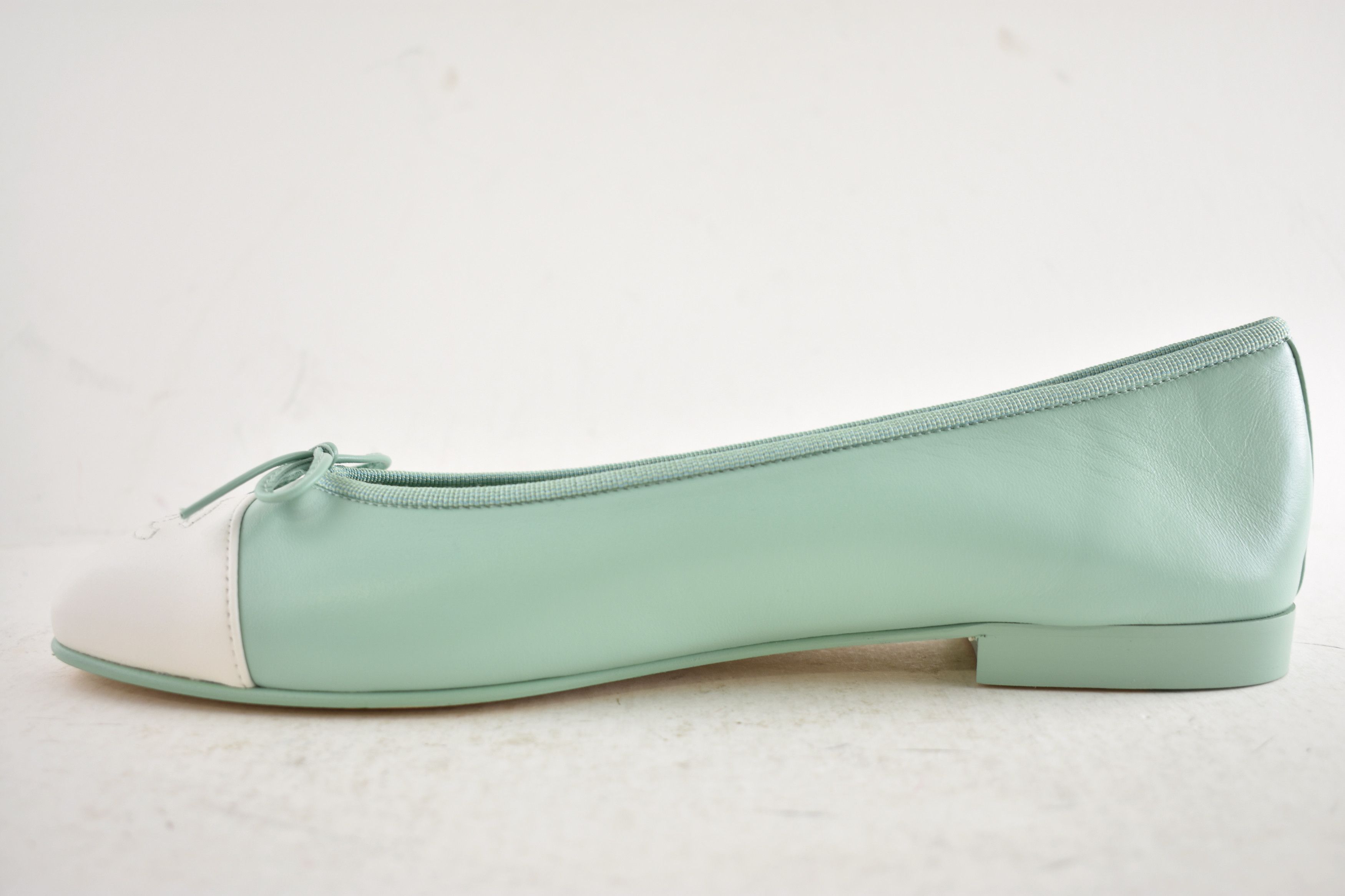 Chanel 26S Mint White Leather CC Logo Ballet Ballerina Flat 38 Size US 8 / IT 38 - 18 Thumbnail