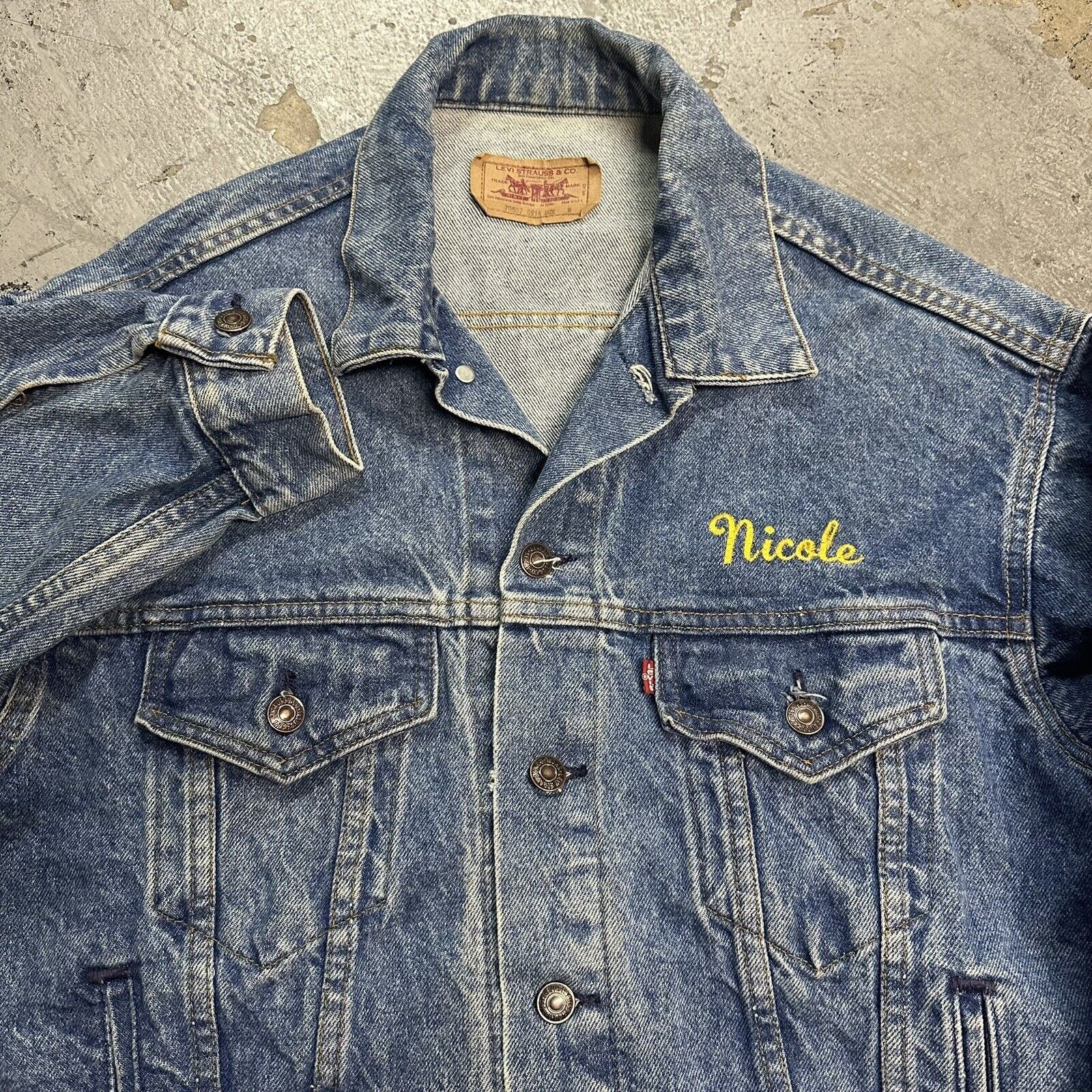 Levi's × Vintage Vintage 1987 Levi’s Rags to Riches Cast & Crew Denim Jacket Size US M / EU 48-50 / 2 - 3 Thumbnail
