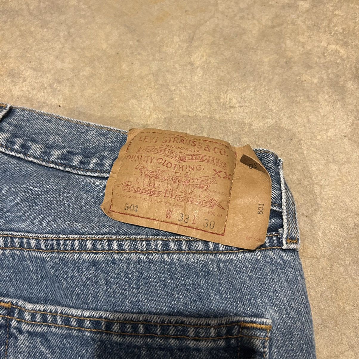 Levi's × Vintage Essential Vintage 90s Levi’s 501 Medium Wash Jeans Size US 31 - 5 Thumbnail