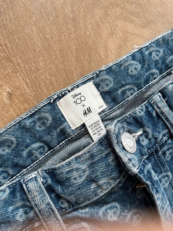H&M H&M x 100 Years of Disney Monogram Denim Jeans 30 x 32 Size US 30 / EU 46 - 4 Thumbnail
