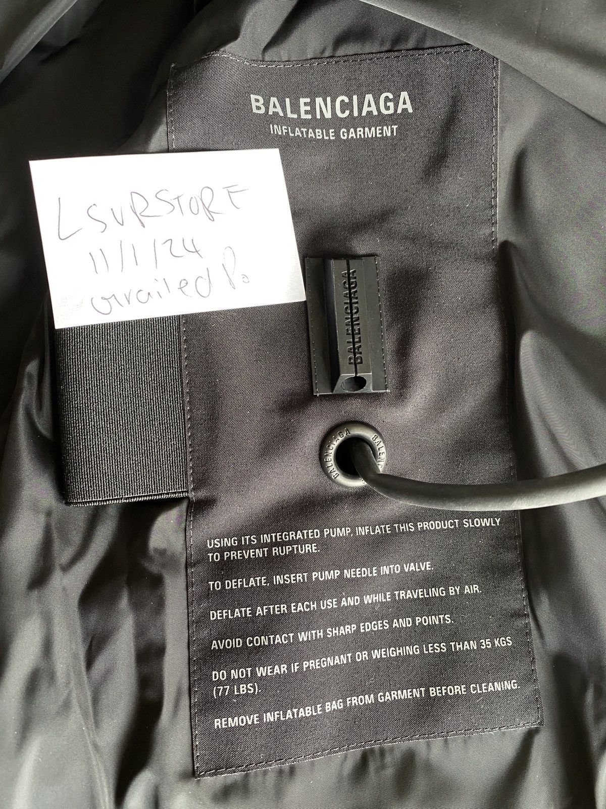 Balenciaga Balenciaga FW23 Runway Inflatable Puffer Jacket wPump L RARE Size US L / EU 52-54 / 3 - 11 Thumbnail