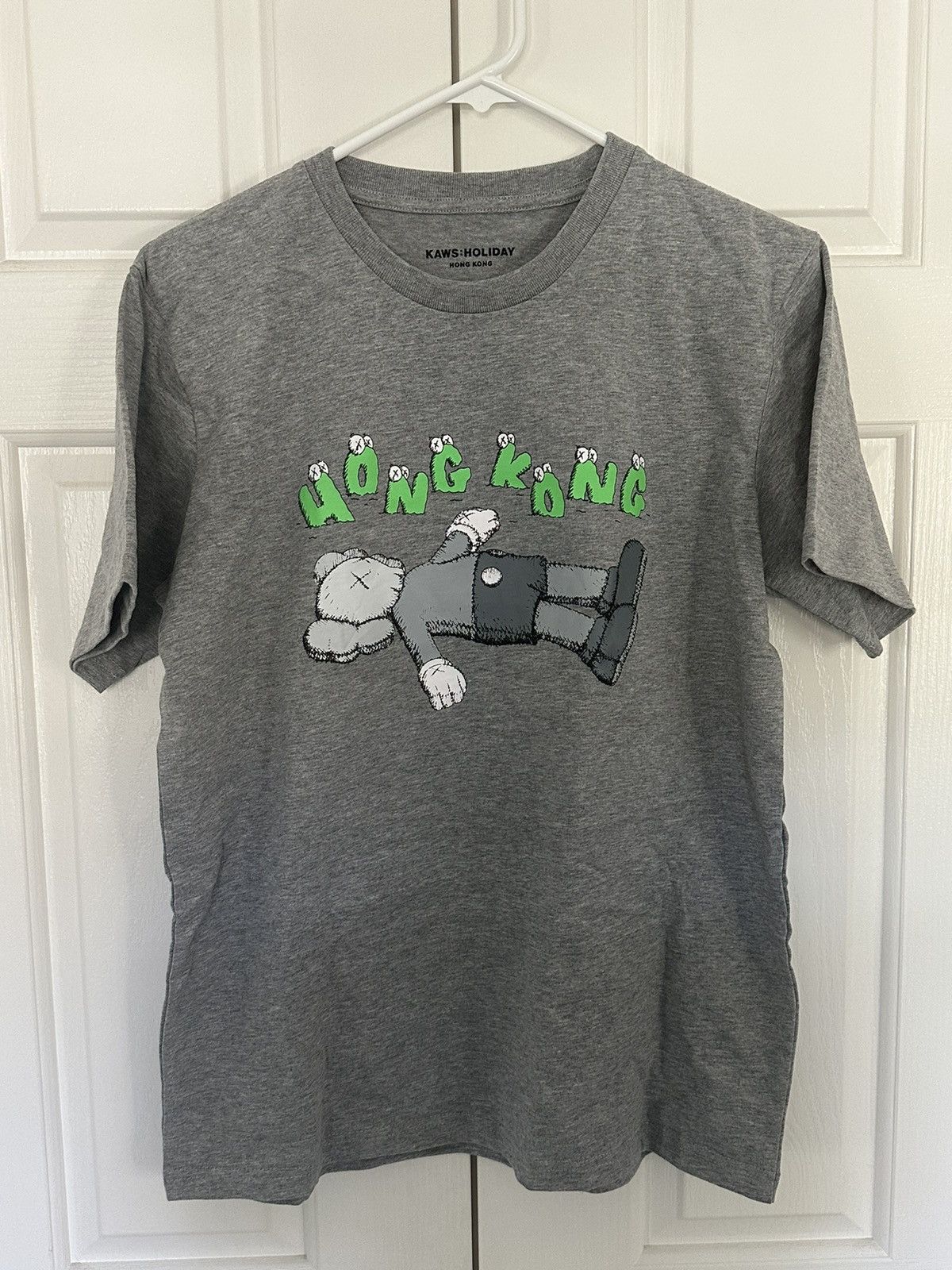 Kaws Kaws Holiday Hong Kong Tee Size US L / EU 52-54 / 3 - 1 Thumbnail