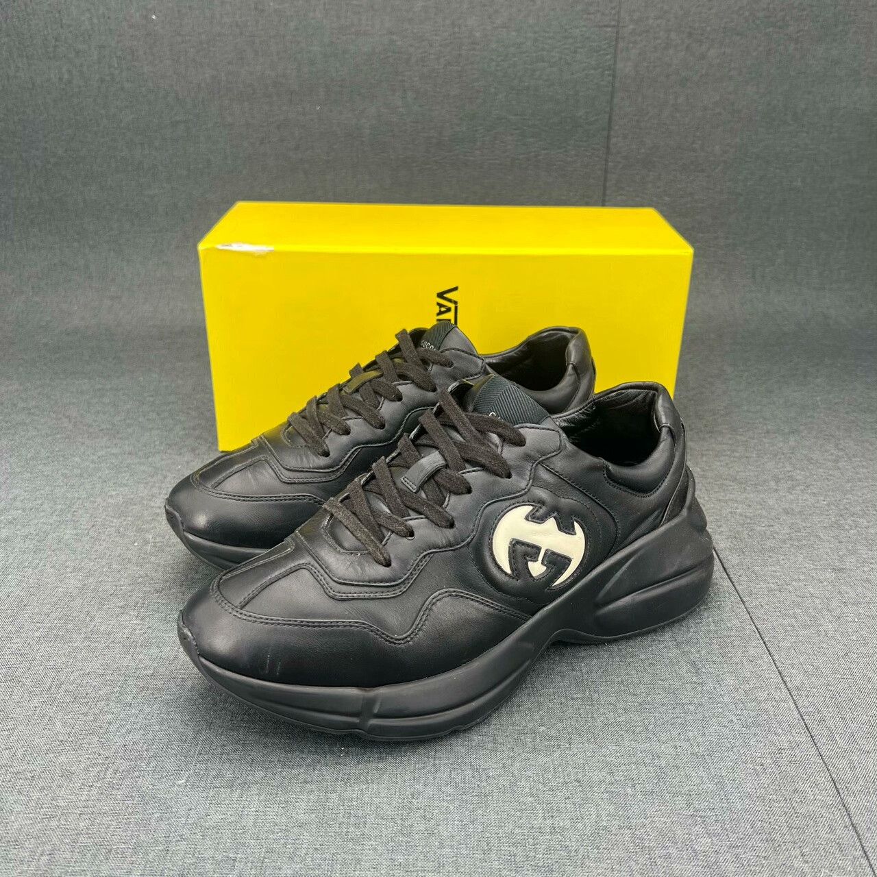 Gucci Gucci Black Lowtop Sneakers 40.5 Men Size US 8 / EU 41 - 1 Thumbnail