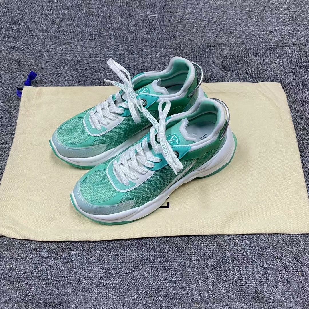 Louis Vuitton Louis Vuitton 2023 Green Logo Running Shoes Size US 5 / IT 35 - 1 Thumbnail