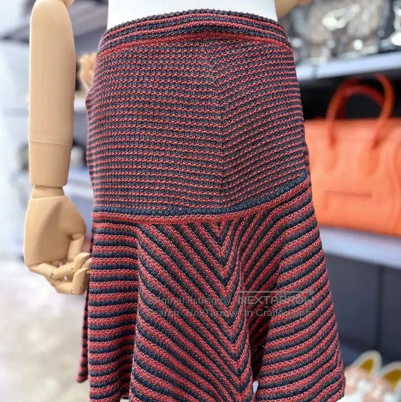 Chanel Chanel Red Striped Wool Mini Skirt . Size 24" / US 00 / IT 34 - 4 Thumbnail