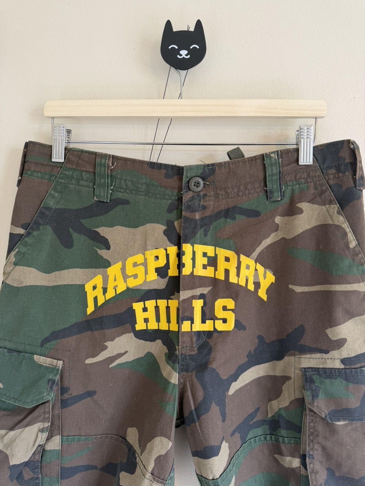 The GV Gallery The GV Gallery Raspberry Hills Camo Cargo Shorts Size Large Size US 34 / EU 50 - 2 Thumbnail