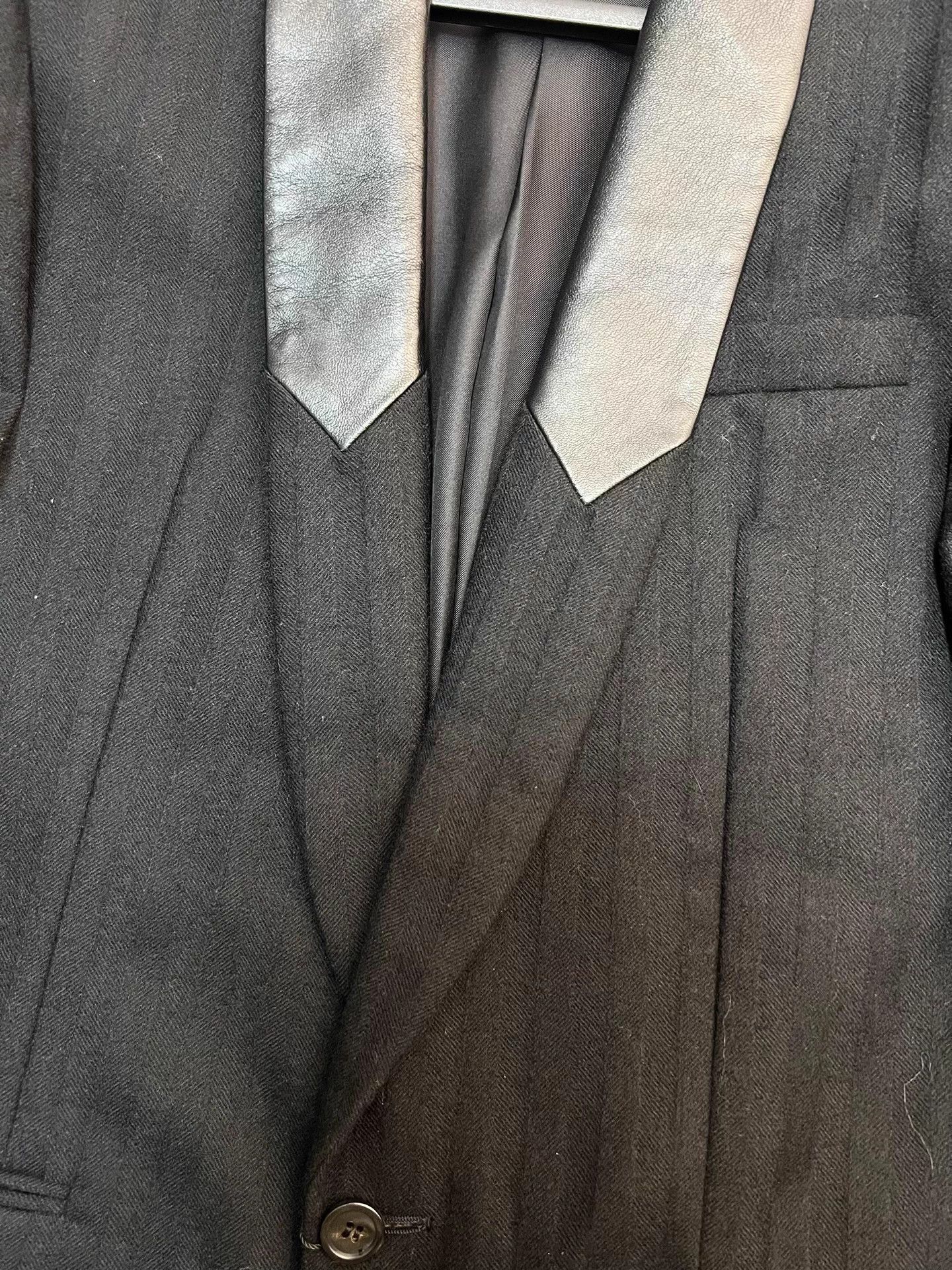 Saint Laurent Paris Authentic Saint Laurent slp embossed stripes, suit Size 48R - 4 Thumbnail