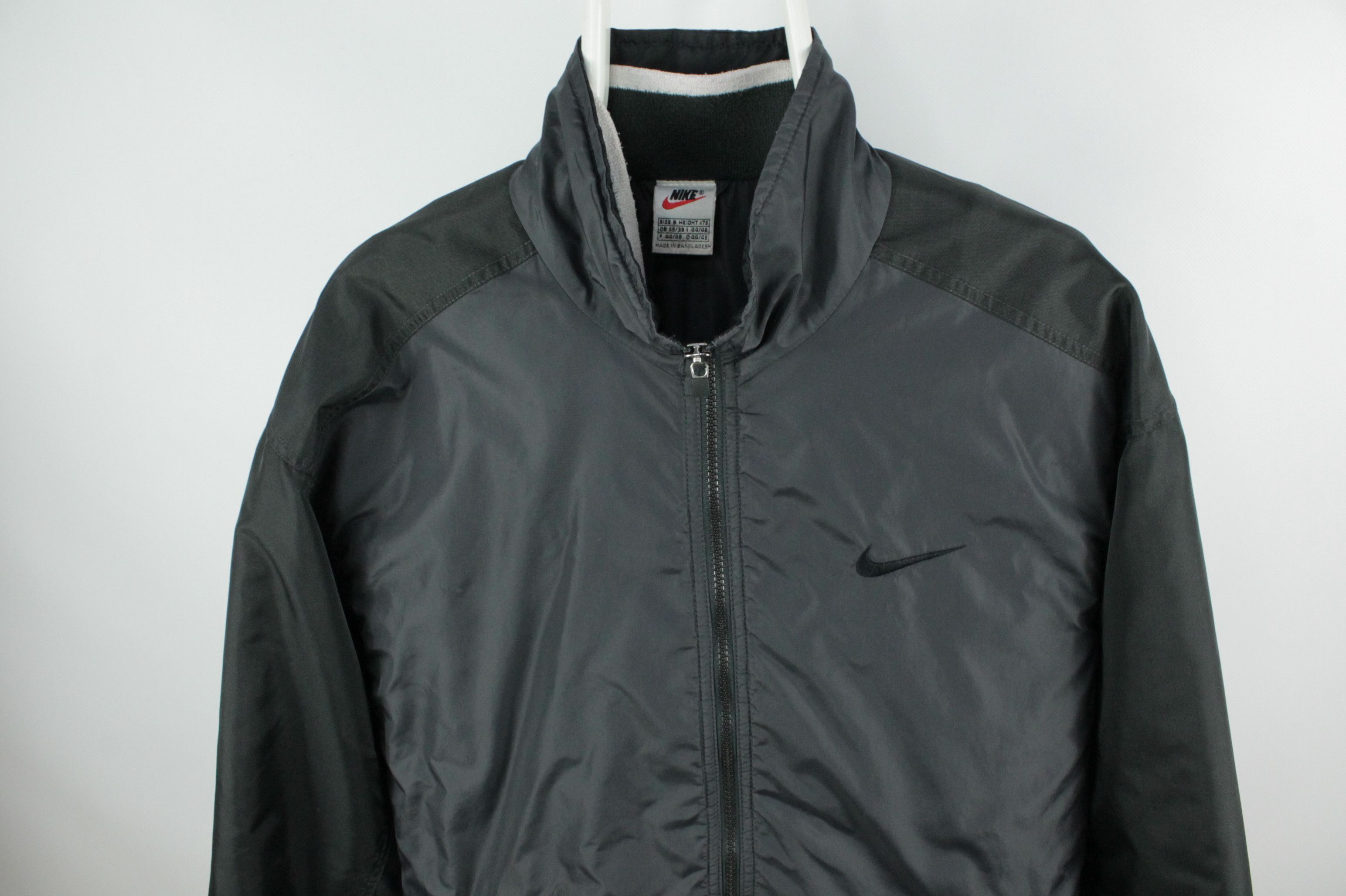 Nike Vintage Nike Insulated Nylon Sportswear Jacket Men's Size US S / EU 44-46 / 1 - 2 Thumbnail