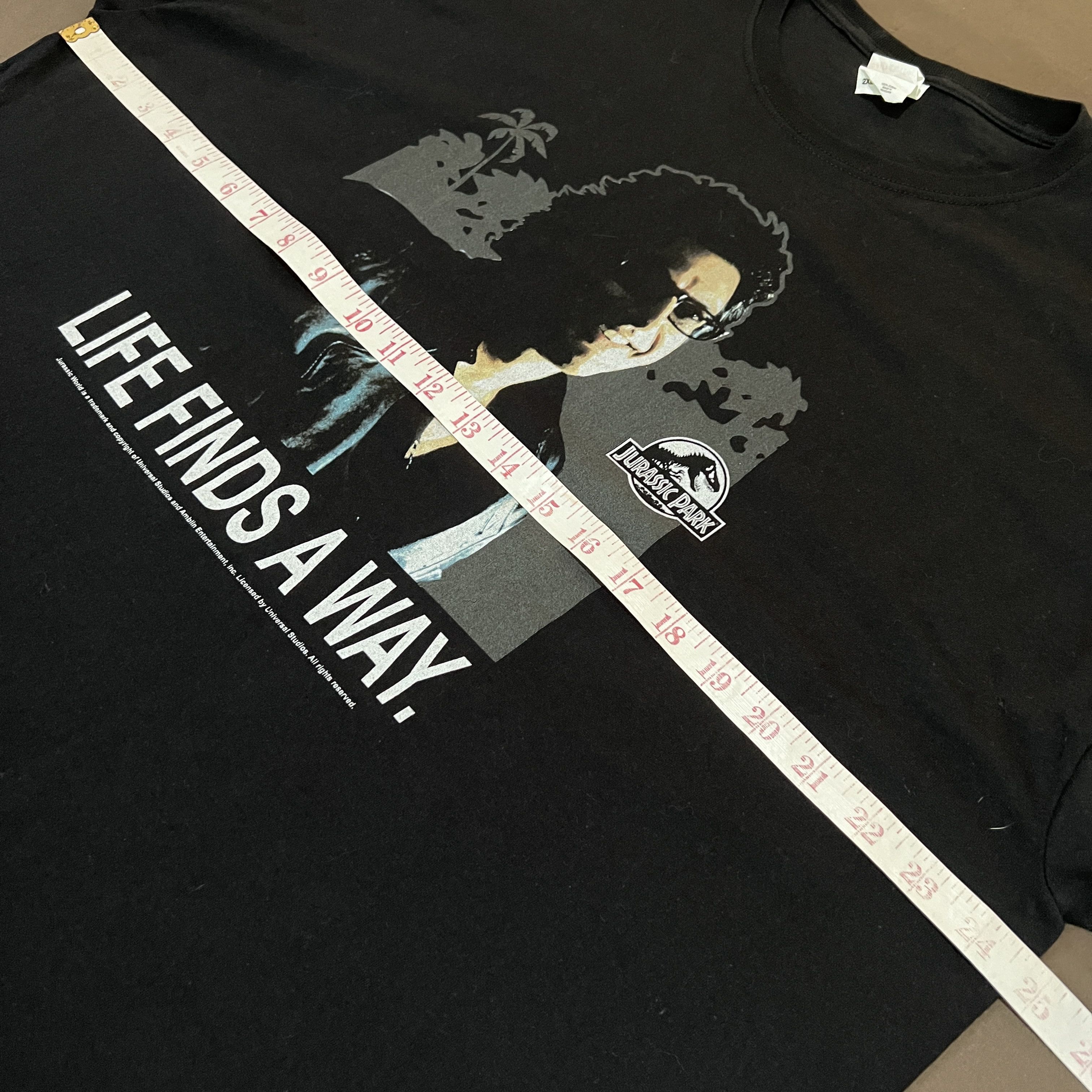 Universal Studios Jurassic Park Ian Malcolm Movie Promo Tee 2XL Size US XXL / EU 58 / 5 - 6 Thumbnail