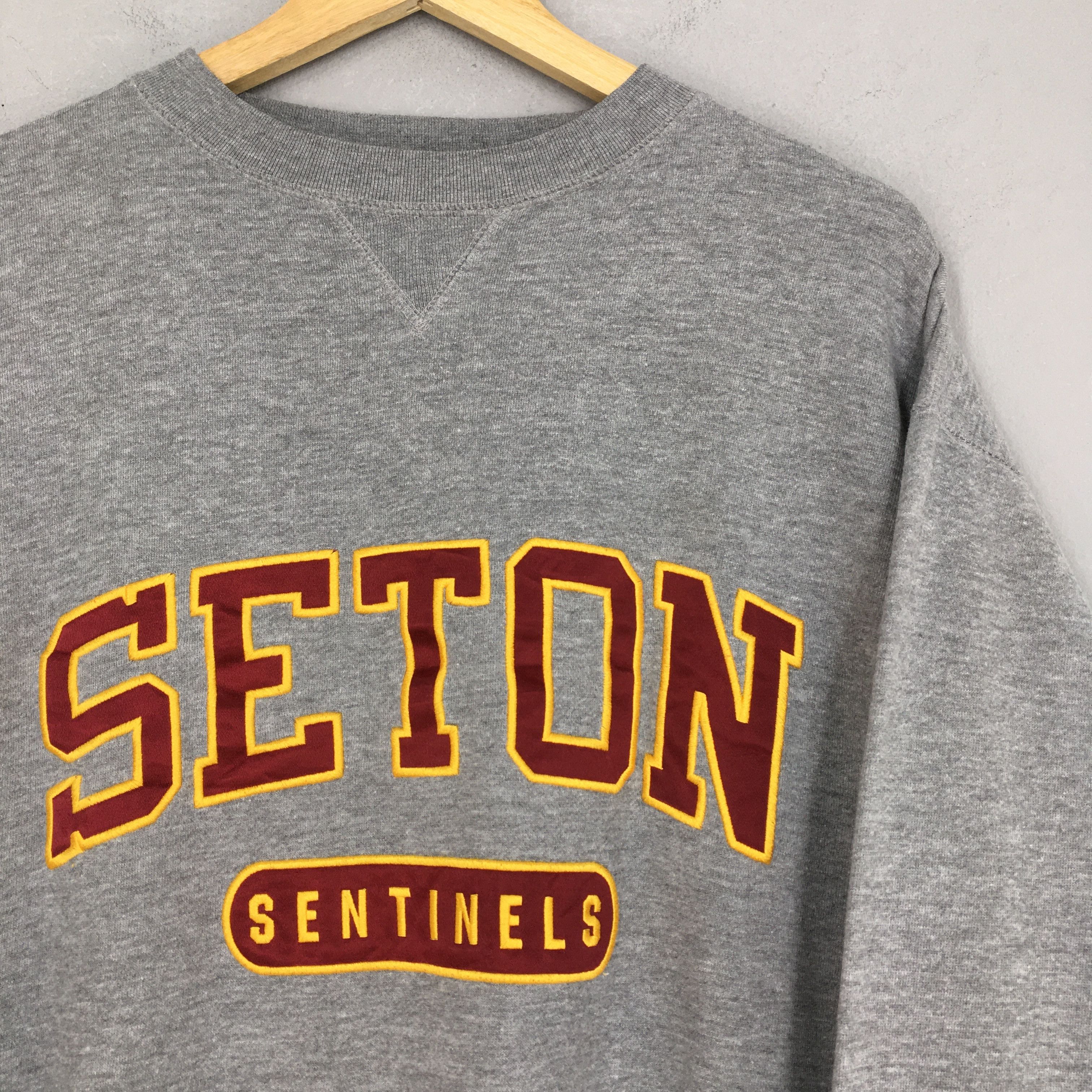 Other Vintage Y2K Seton Sentinels Gray Sweatshirt Large Size US L / EU 52-54 / 3 - 2 Thumbnail