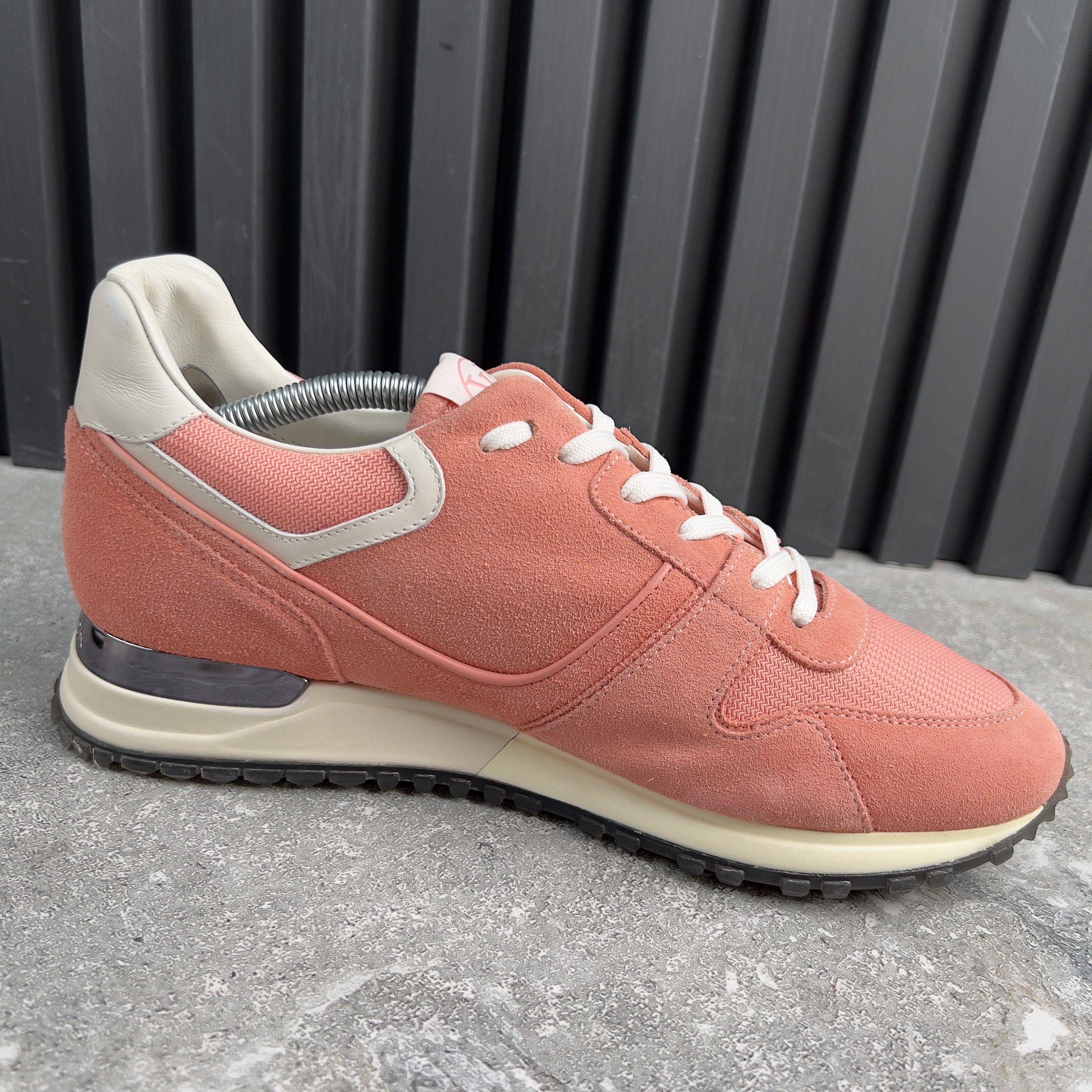 Louis Vuitton Louis Vuitton Run Away LV Sneakers Suede Size US 9 / IT 39 - 7 Thumbnail