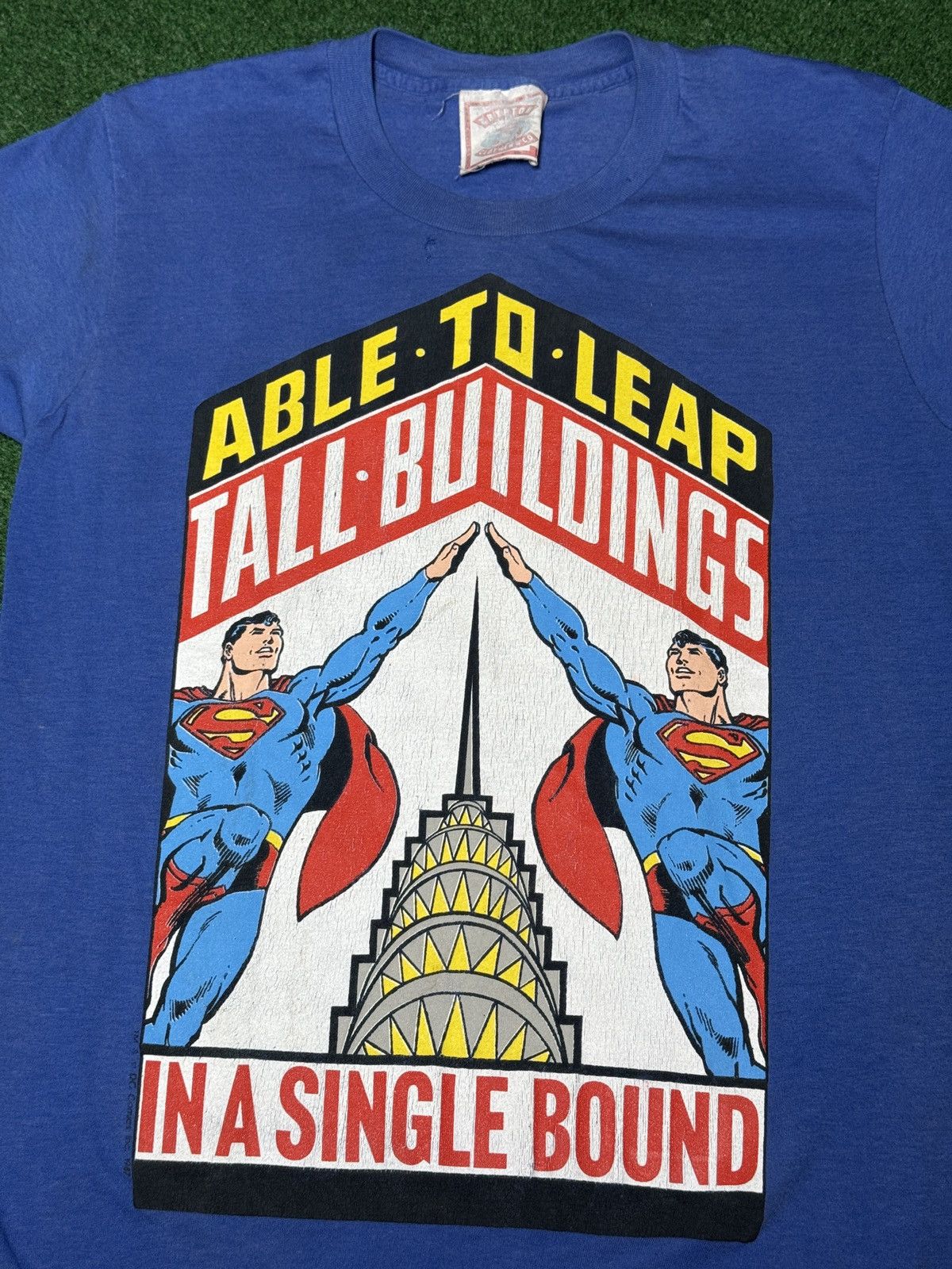 Vintage Superman 80s Vintage DC Comics Leap Tall Buildings T Shirt Size US M / EU 48-50 / 2 - 2 Thumbnail