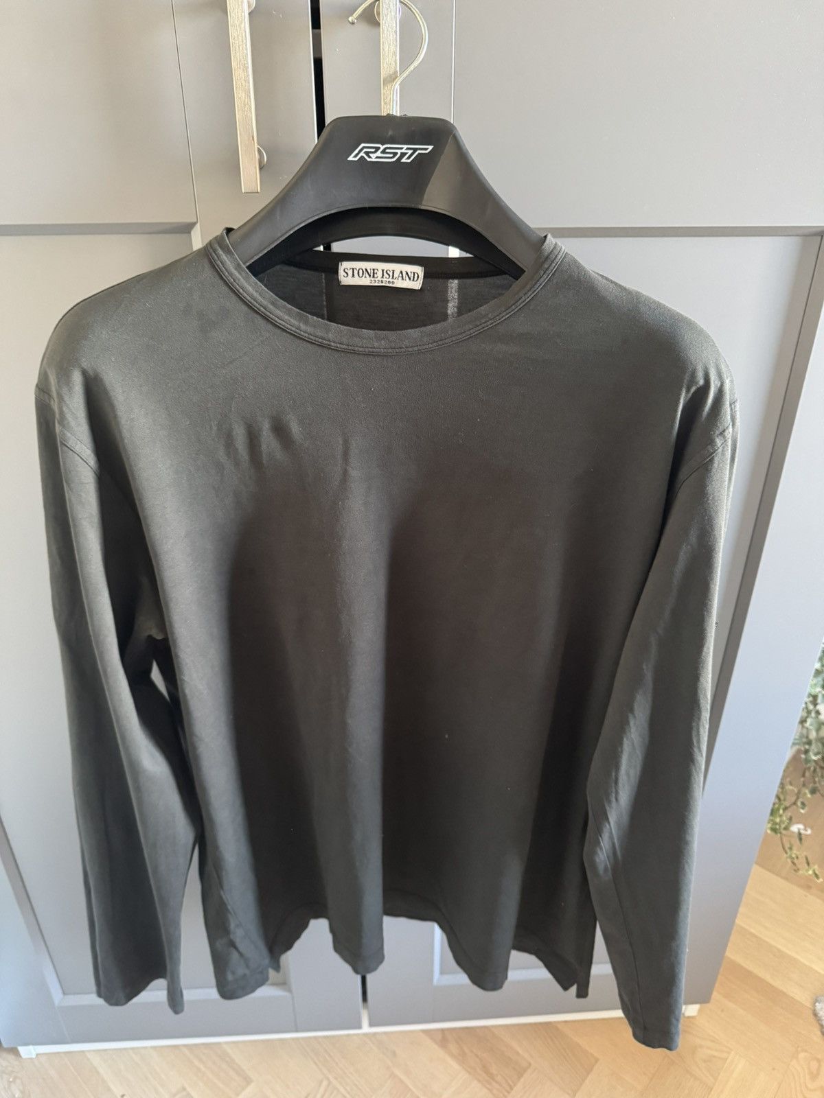 Stone Island Stone Island long sleeve t-shirt in dark green. Size US XL / EU 56 / 4 - 1 Thumbnail