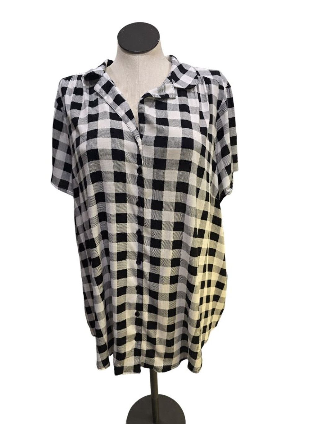 Torrid TORRID Black White Gingham Button Down Shirt Plus Size 4X Size 4XL / US 24-26 - 1 Thumbnail