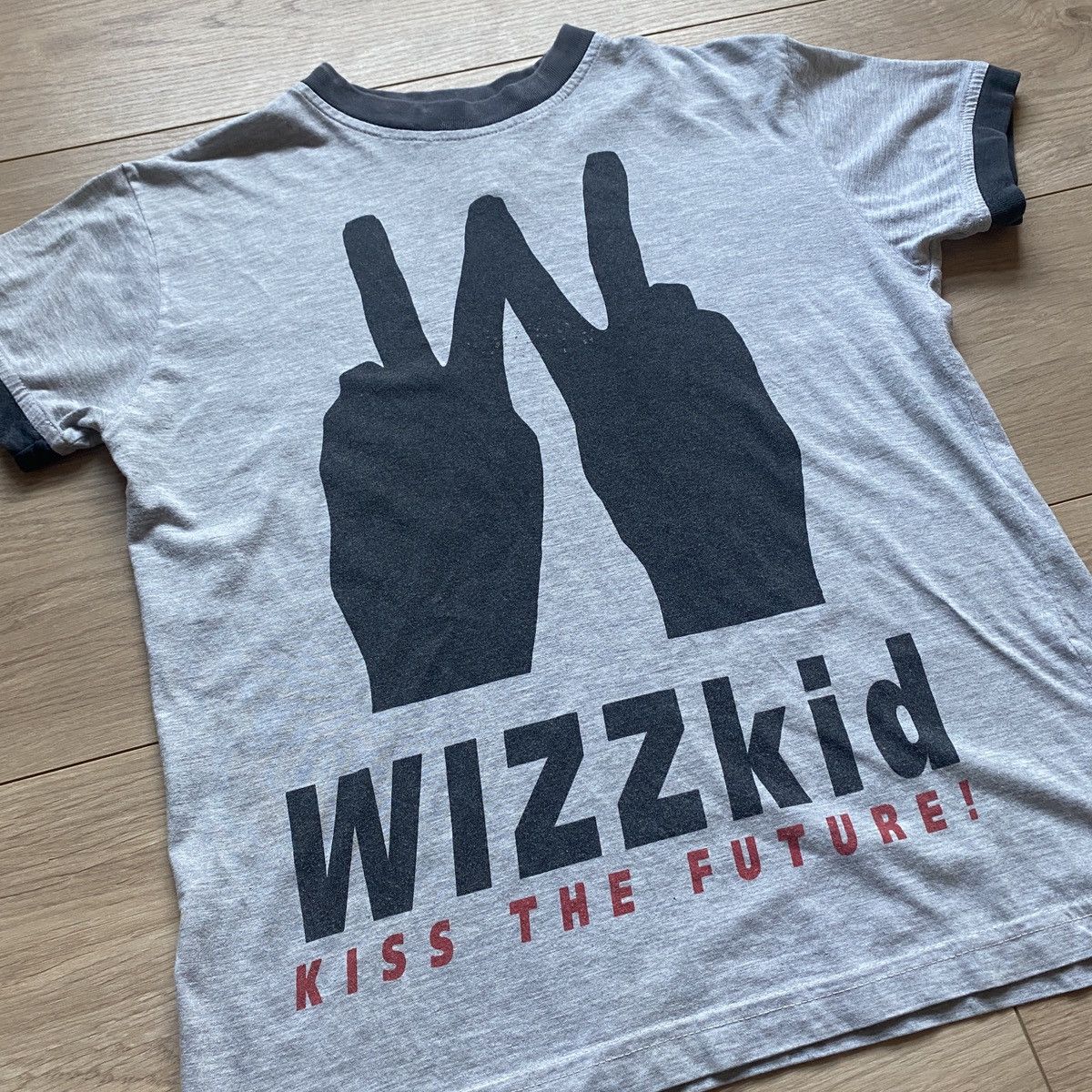 W&LT S/S 1998 W&LT “WIZZ kid” Kiss The Future T-shirt Size US M / EU 48-50 / 2 - 4 Thumbnail