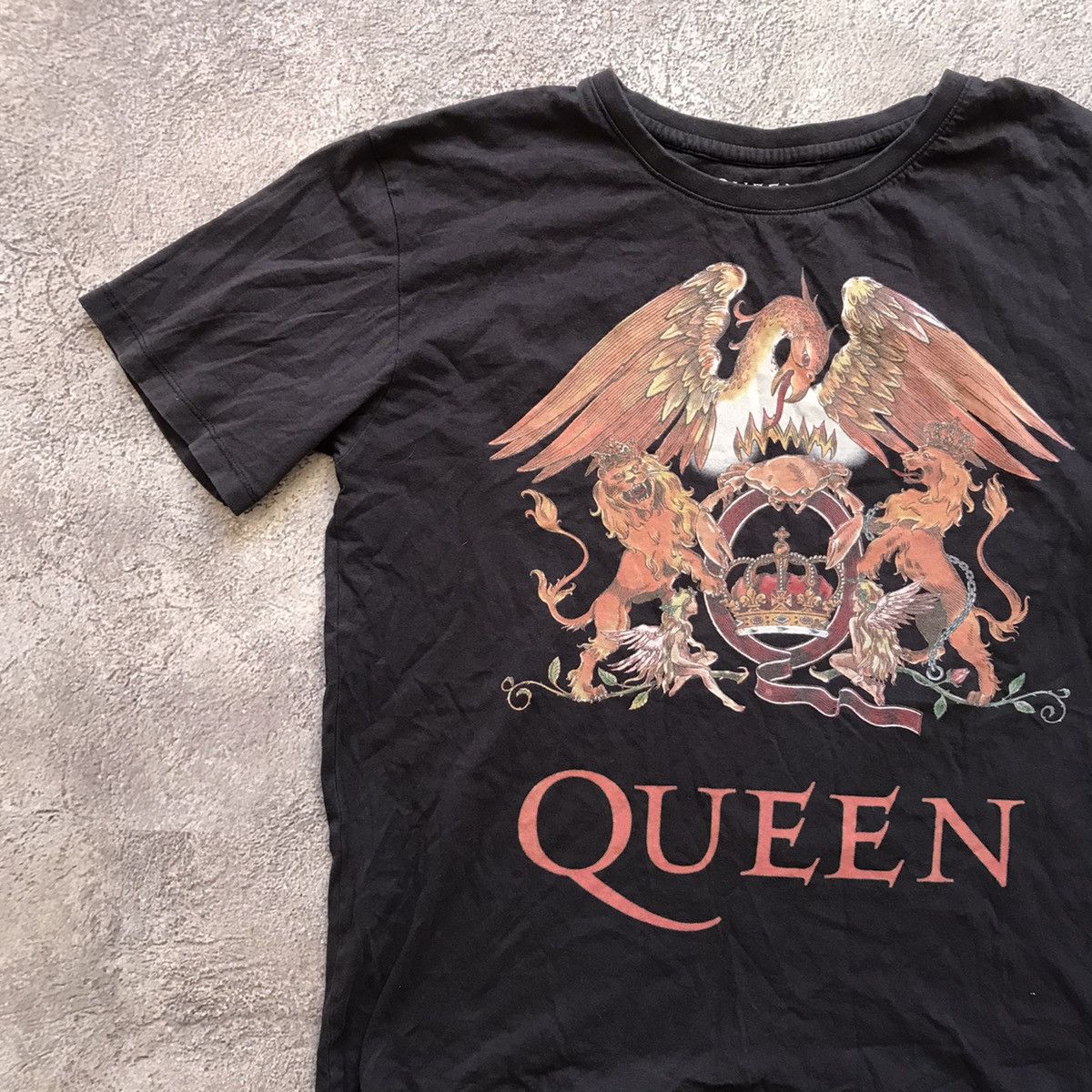 Vintage Vintage 90s Queen Band Graphic Tee Sun Faded Grunge Slim M Size US M / EU 48-50 / 2 - 3 Thumbnail