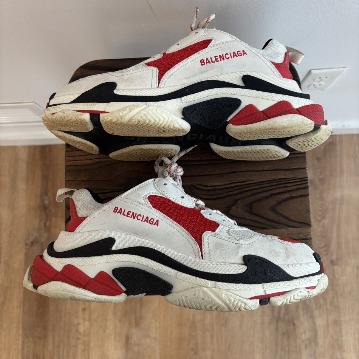 Balenciaga Balenciaga White Red Triple S Size 41 Size US 8 / EU 41 - 2 Thumbnail