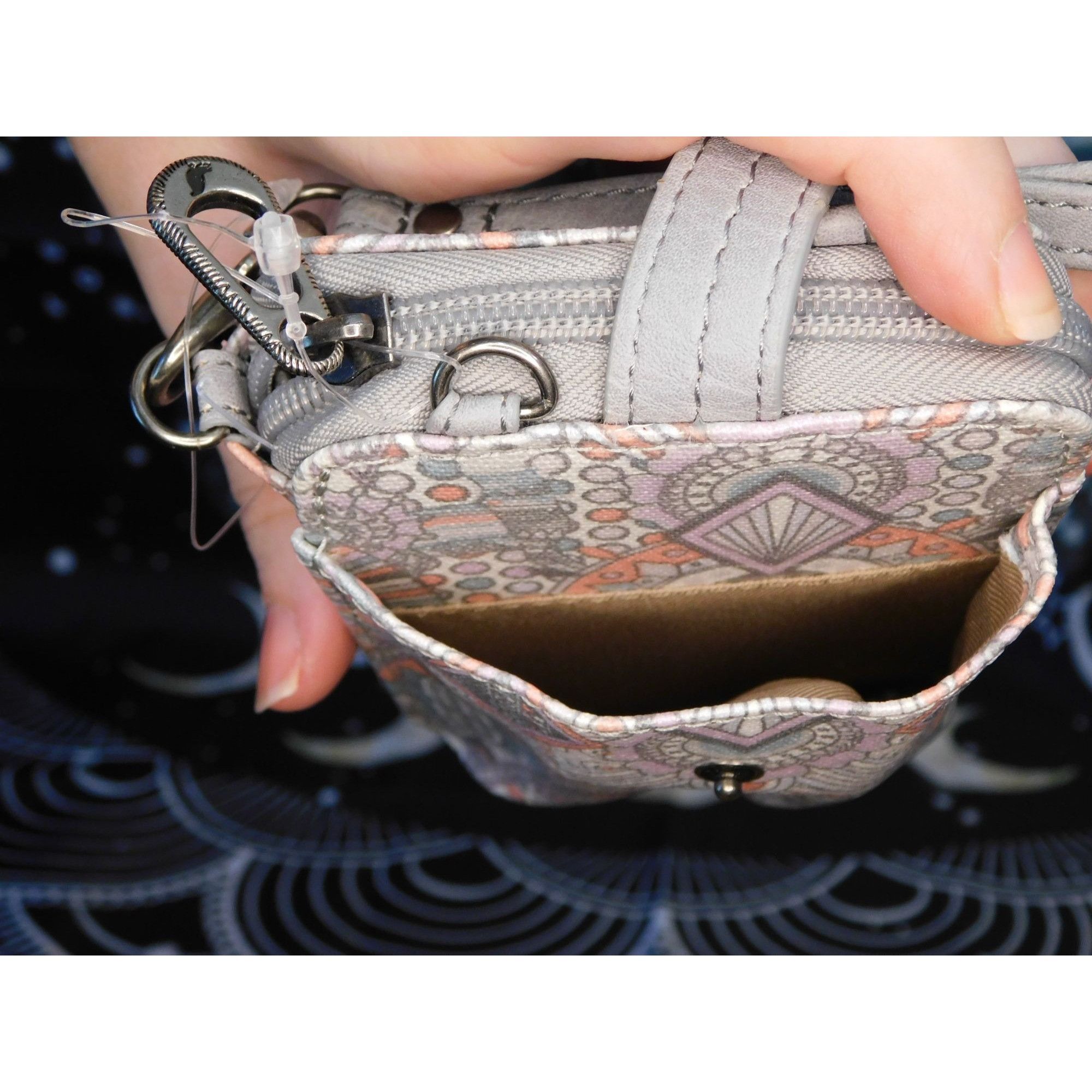 Other Sakroots Smartphone Artist Circle Wristlet Size ONE SIZE - 4 Thumbnail