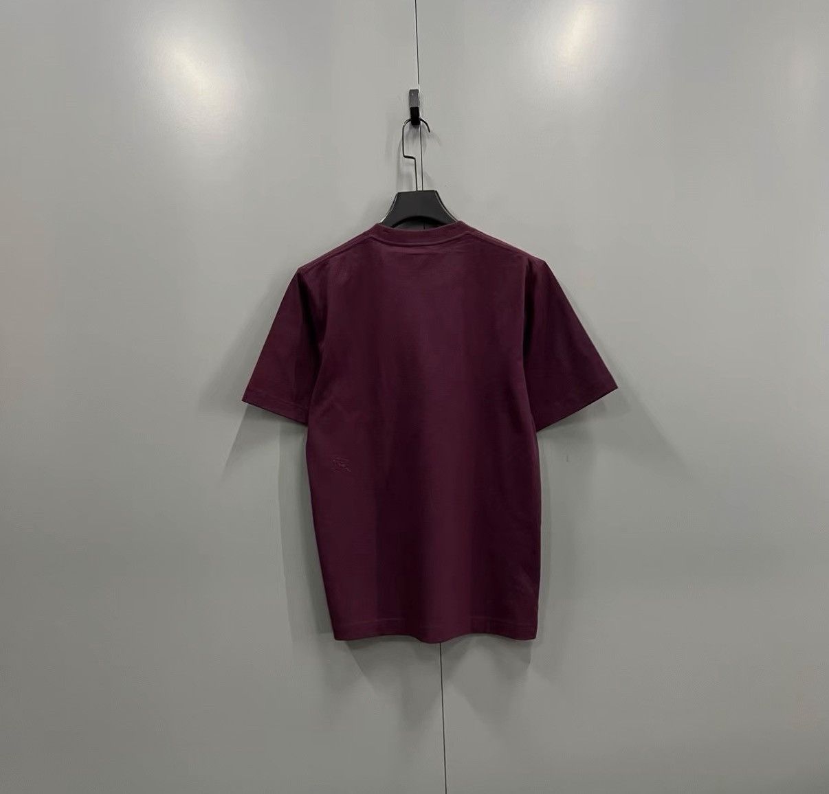 Burberry Burberry Fuchsia Embroidered Logo Crew Neck Short Sleeve J41 Size US XS / EU 42 / 0 - 2 Thumbnail