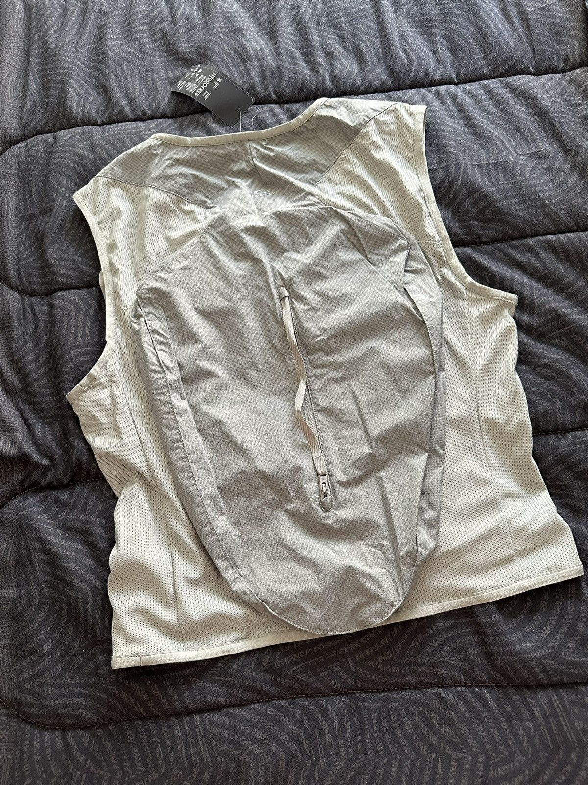 Oakley Oakley Latitude Flight Vest Poncho – Cement Size US M / EU 48-50 / 2 - 9 Thumbnail