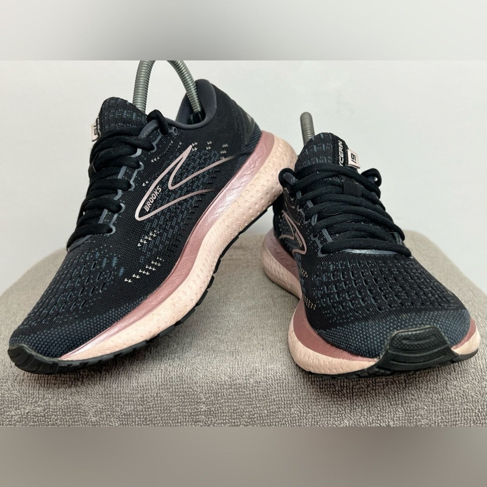 Brooks Brooks Glycerin 19 Women's Size 7 B Black Pink Sneakers Size US 7 / IT 37 - 3 Thumbnail