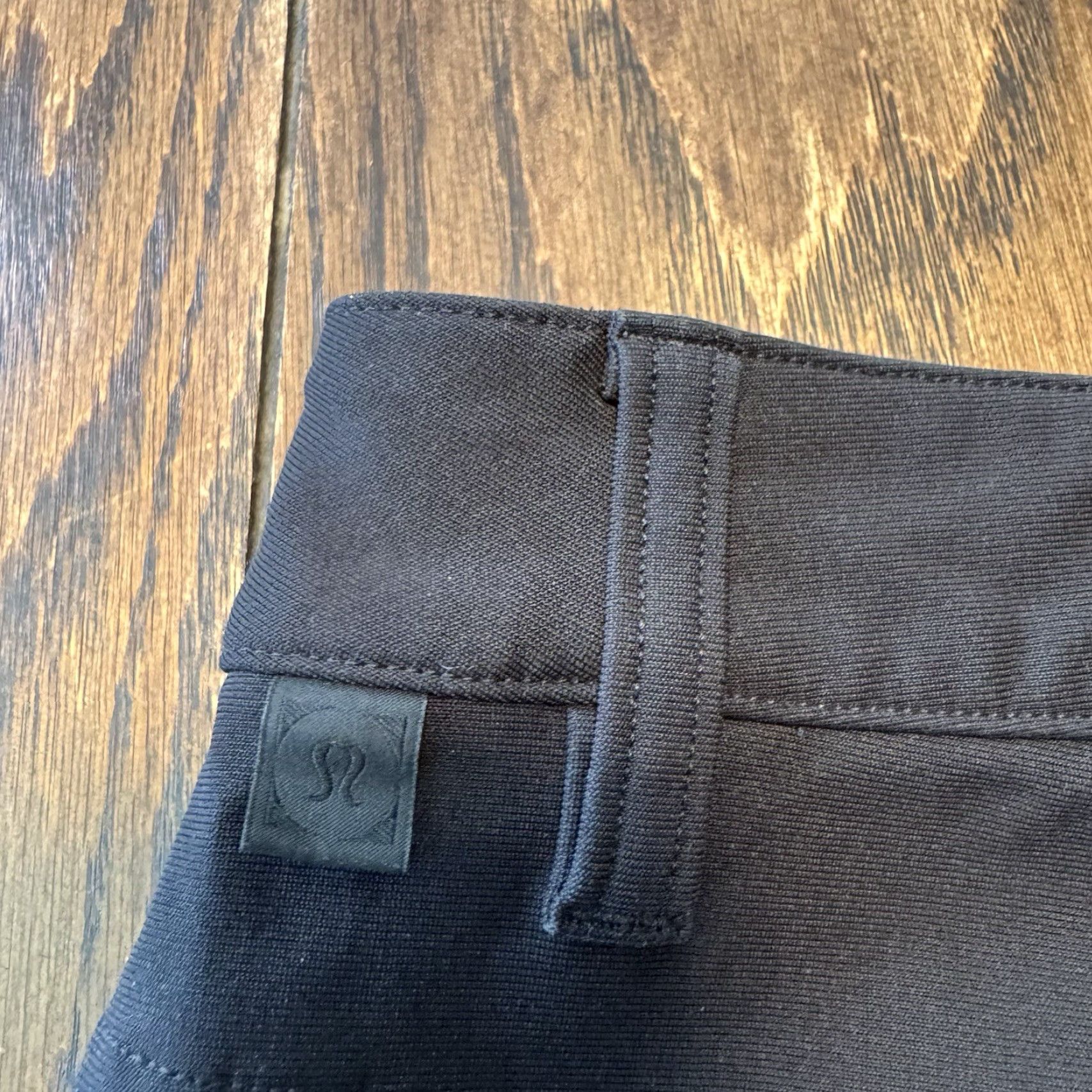 Lululemon Lululemon Men’s Pants 33x30 Black Stretch Zip Pocket Size US 33 - 6 Thumbnail