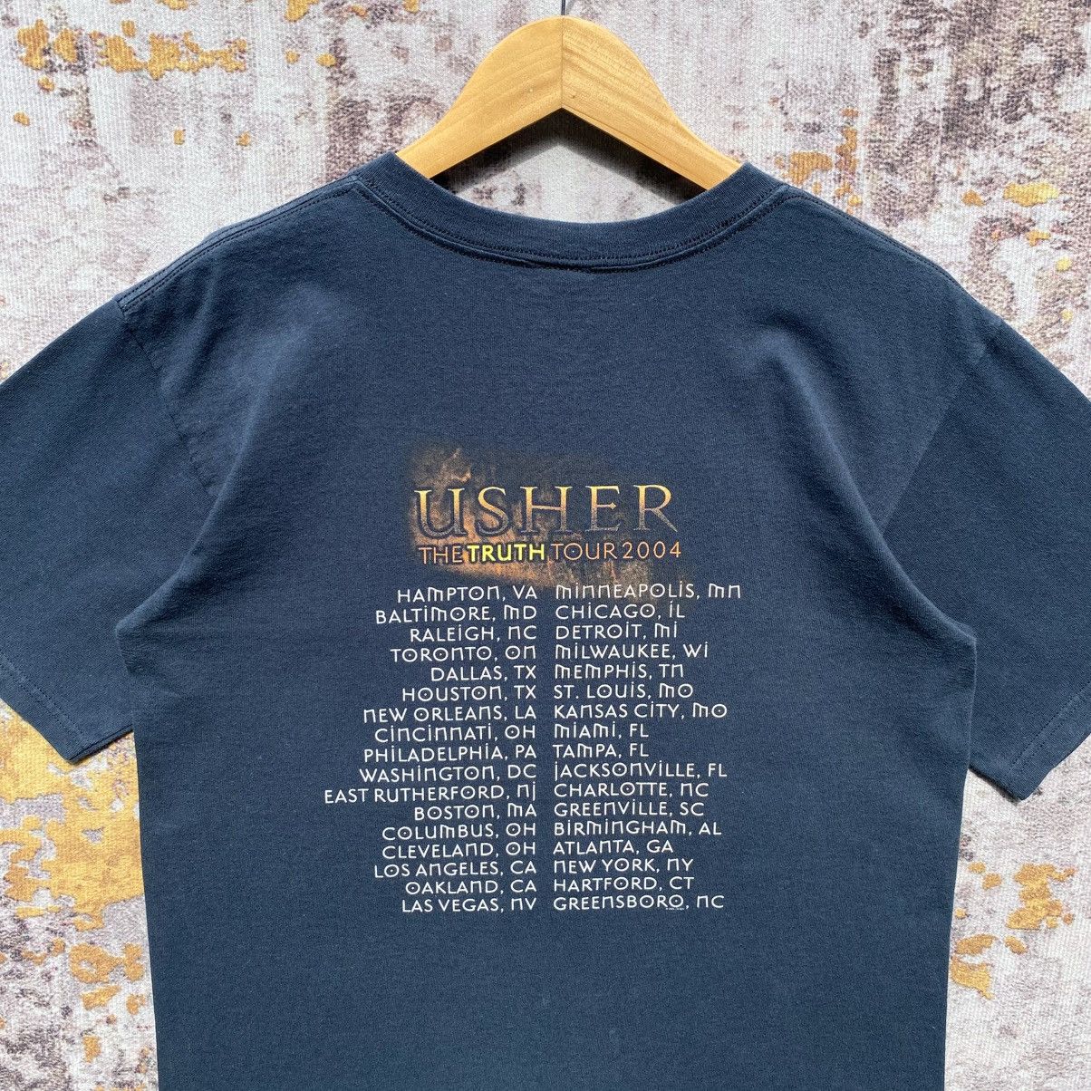 Rap Tees Vintage y2k Usher The Truth Tour 2004 Shirt Size US M / EU 48-50 / 2 - 8 Thumbnail